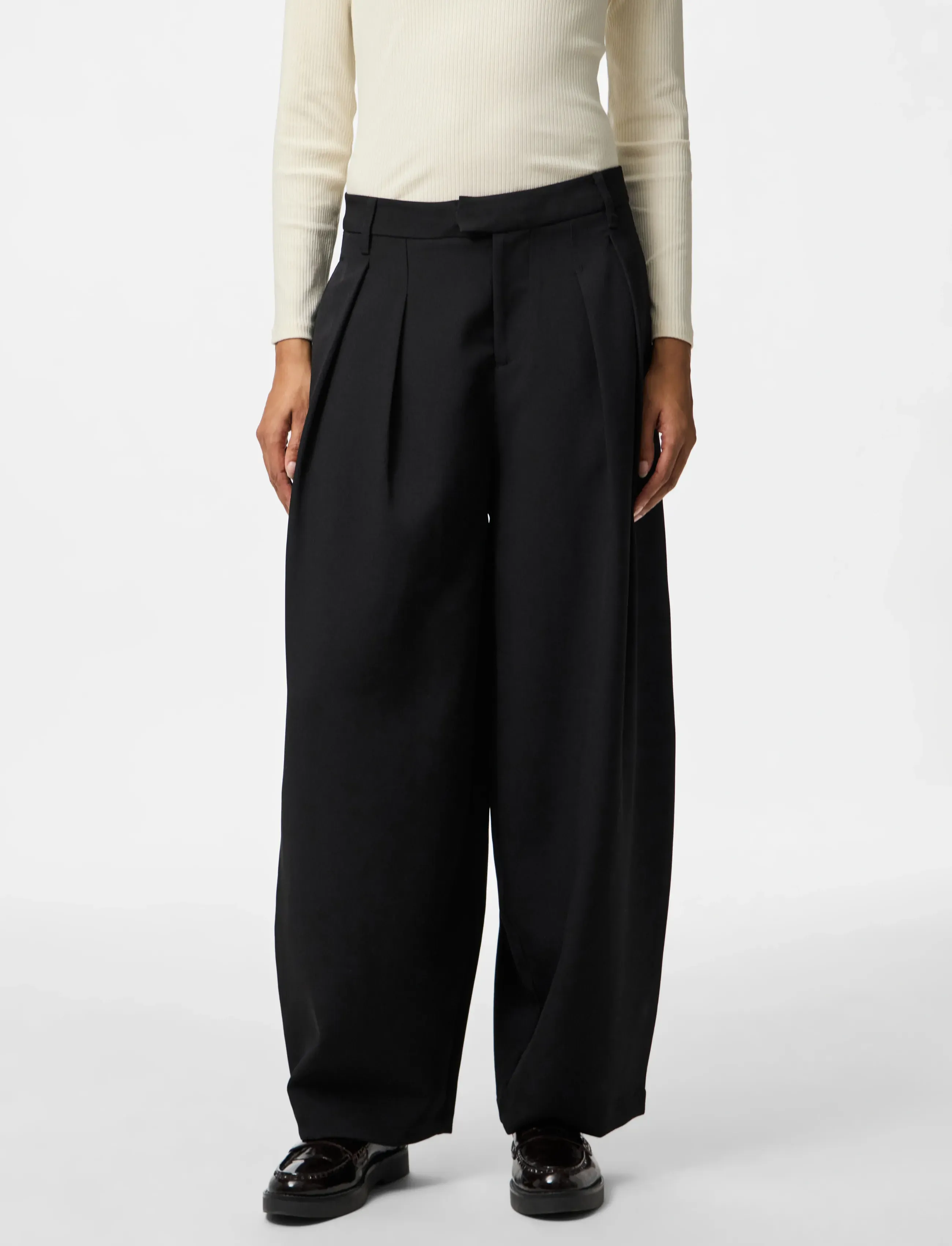 Pieces PCOLIVIA BARREL PANTS WVN D2D BC - Kollektsioonid - BLACK / black