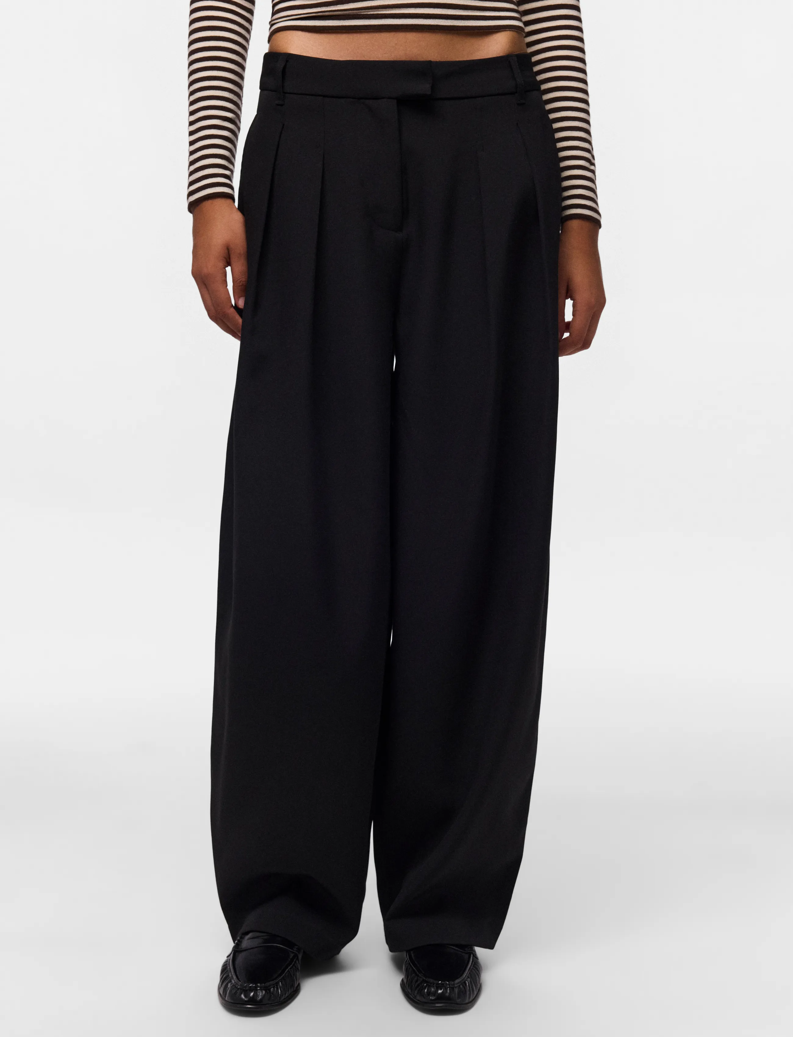 Pieces - PCOLIVIA MW BARREL PANTS NOOS BC - barrel-püksid - black - 4