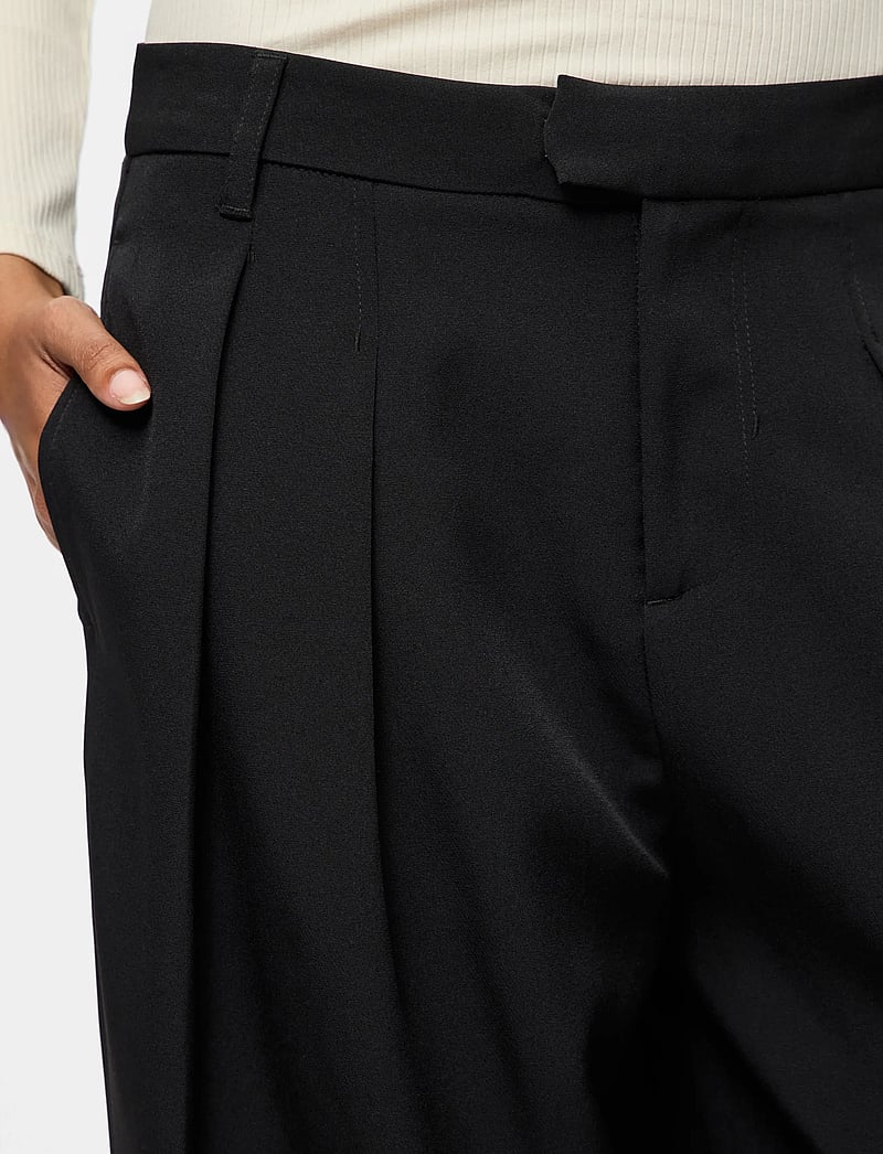 Pieces - PCOLIVIA BARREL PANTS WVN D2D BC - barrel püksid - black - 5