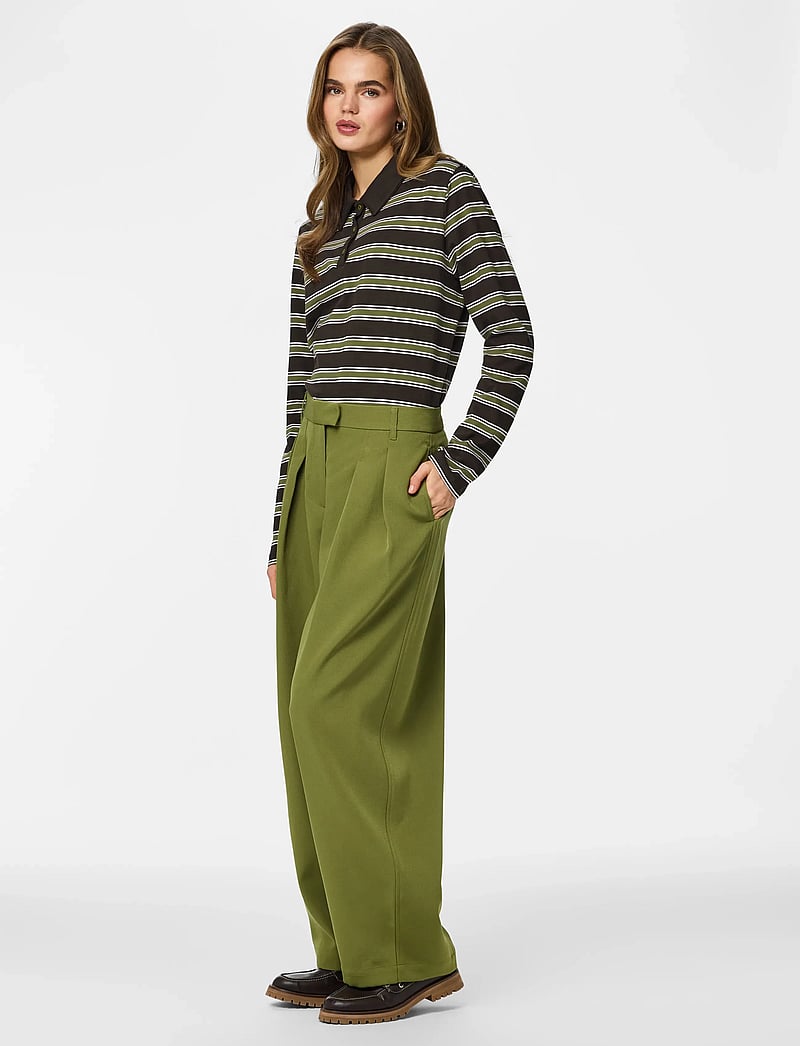 Pieces - PCOLIVIA BARREL PANTS WVN D2D BC - barrel-hosen - sphagnum - 5