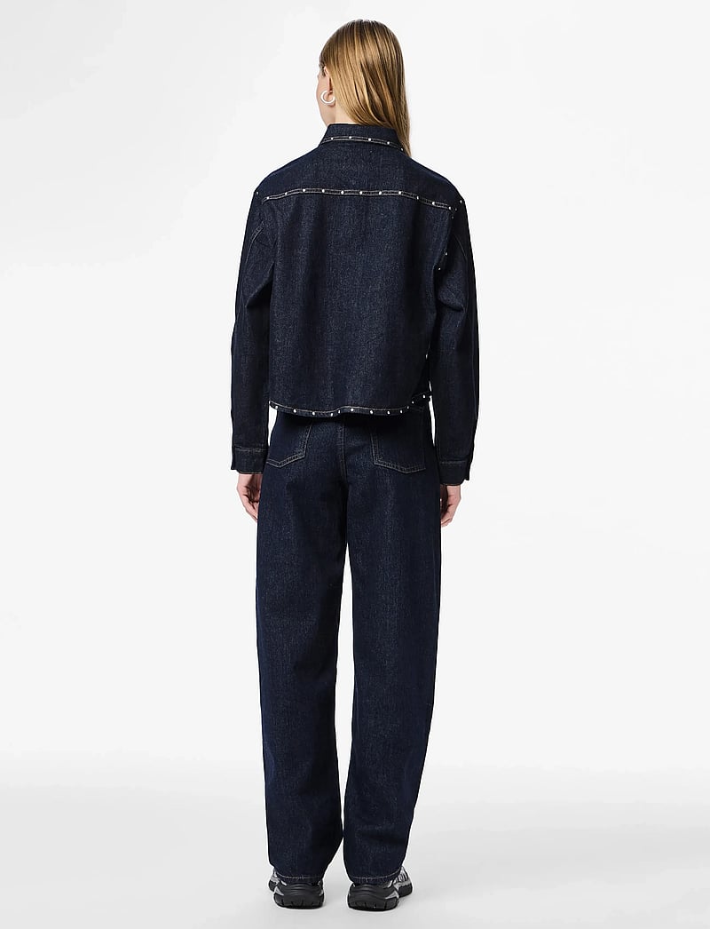 Pieces - PCKARLA LS DENIM SHIRT D2D FSY PP - forårsjakker - dark blue denim - 3
