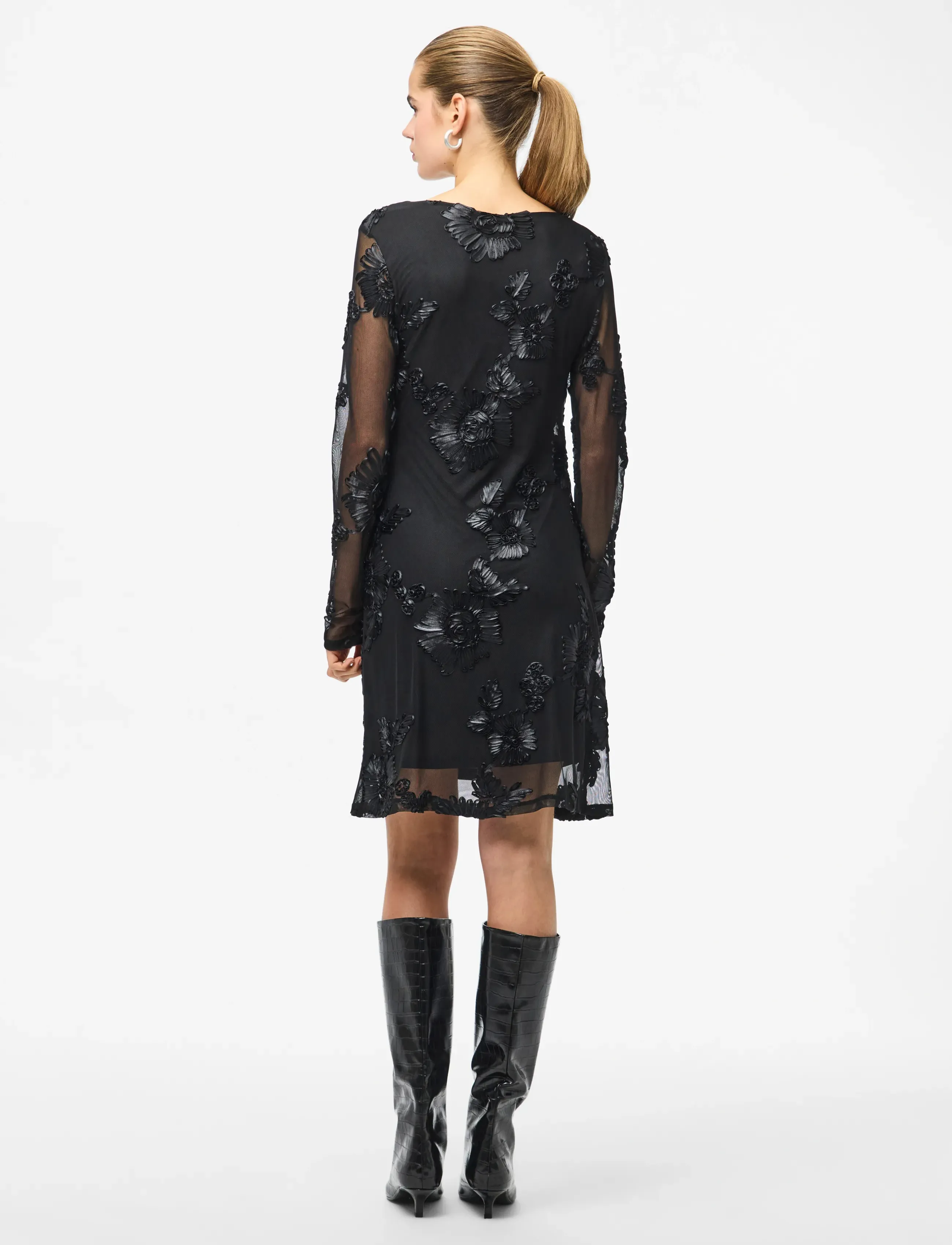 Pieces - PCOFFIA LS O-NECK SHORT DRESS JRS D2D - robes de dentelle - black - 3