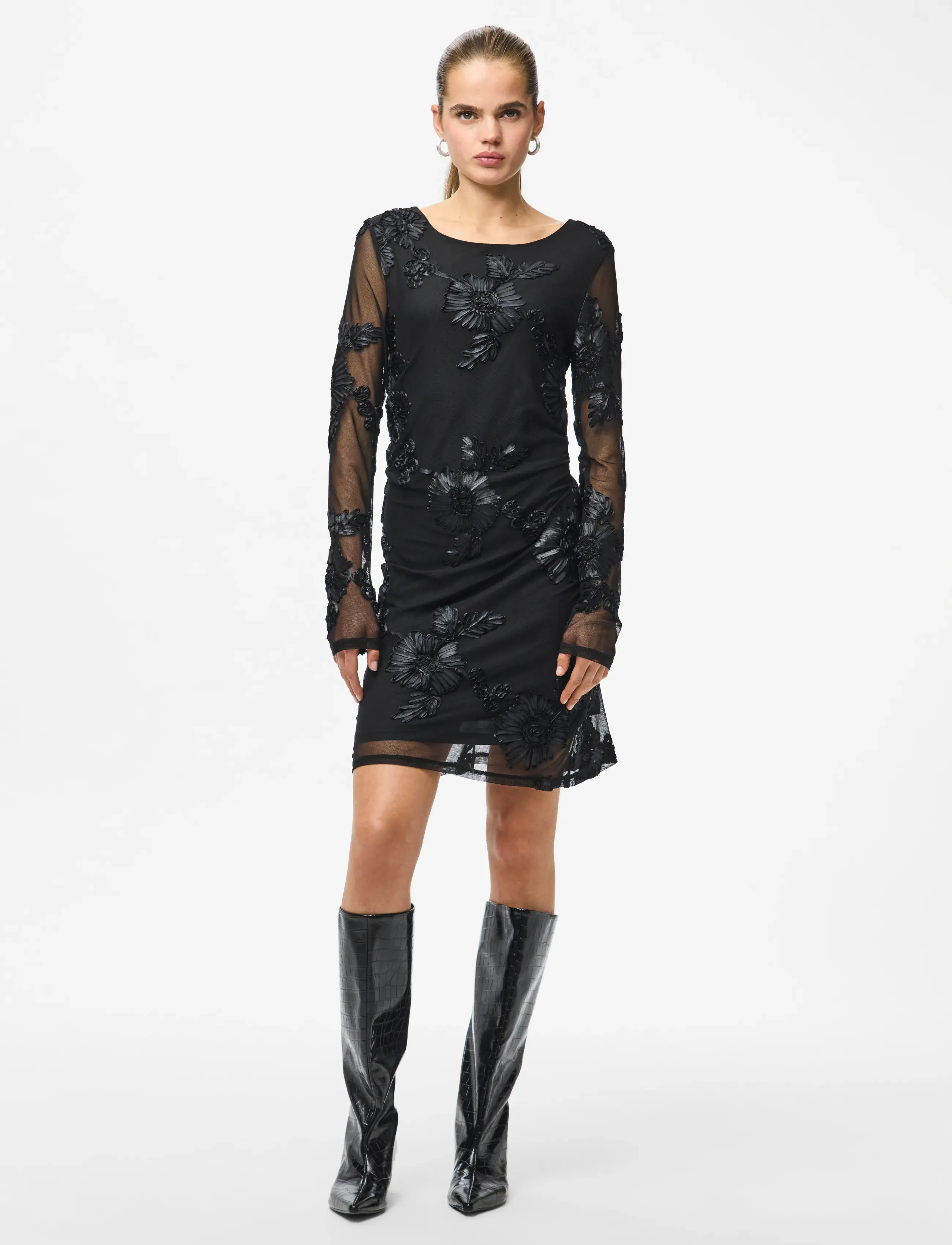 Pieces - PCOFFIA LS O-NECK SHORT DRESS JRS D2D - robes de dentelle - black - 4