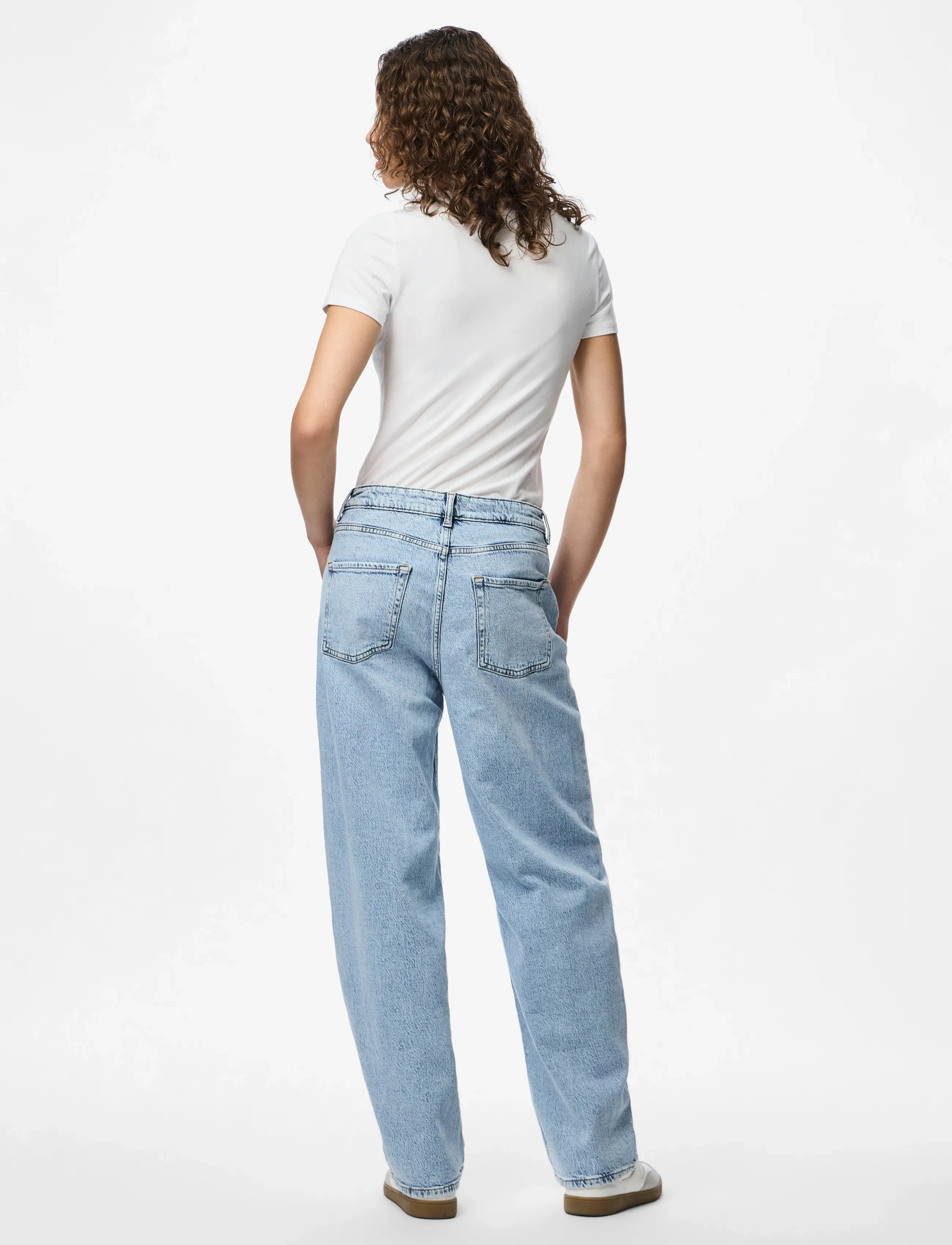 Pieces - PCGRACE MW BARREL ANK JEANS NOOS BC - statinės formos džinsai - light blue denim - 3