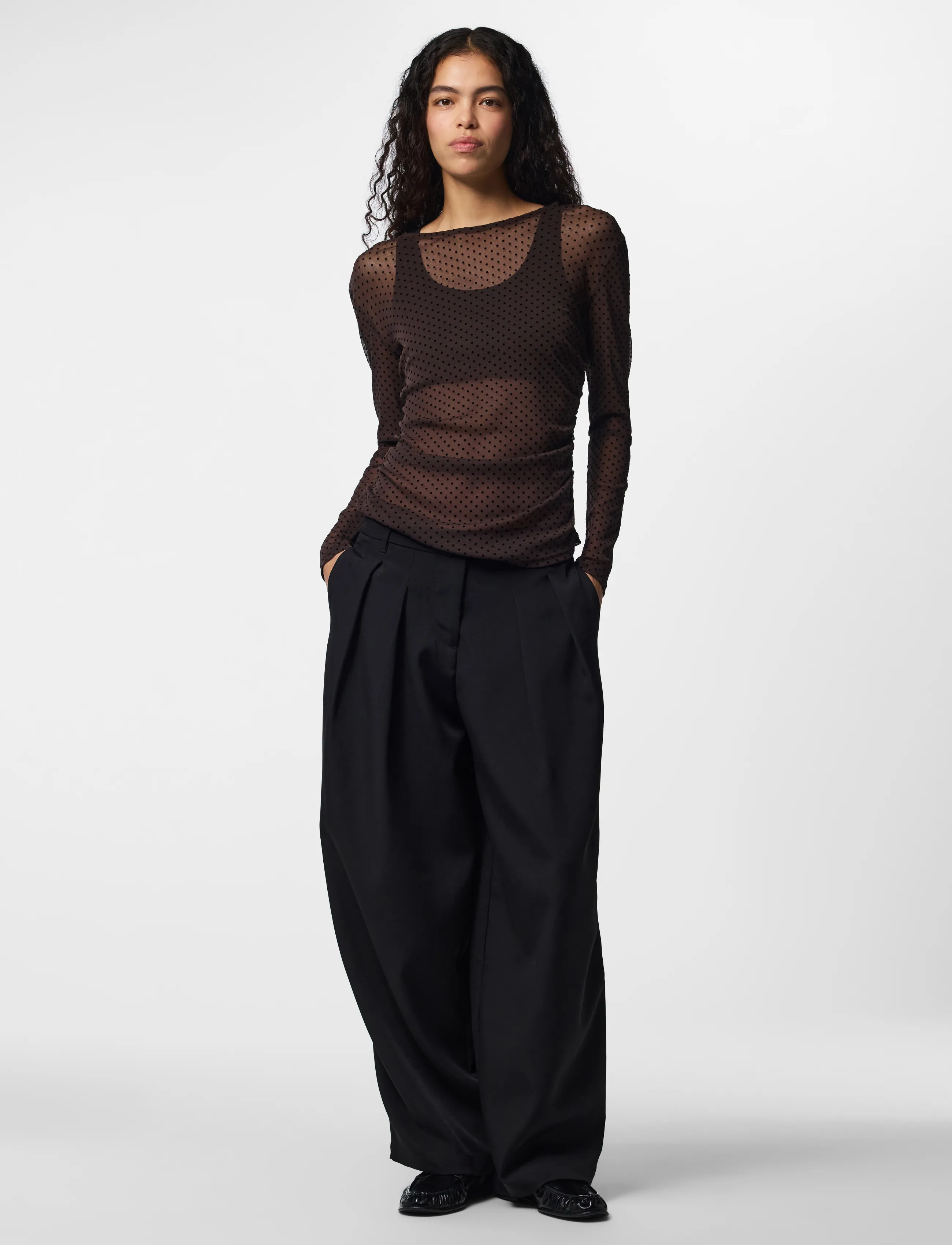 Pieces - PCBOBO LS MESH ROUCHING TOP JRS NOOS - långärmade toppar - hot fudge - 4