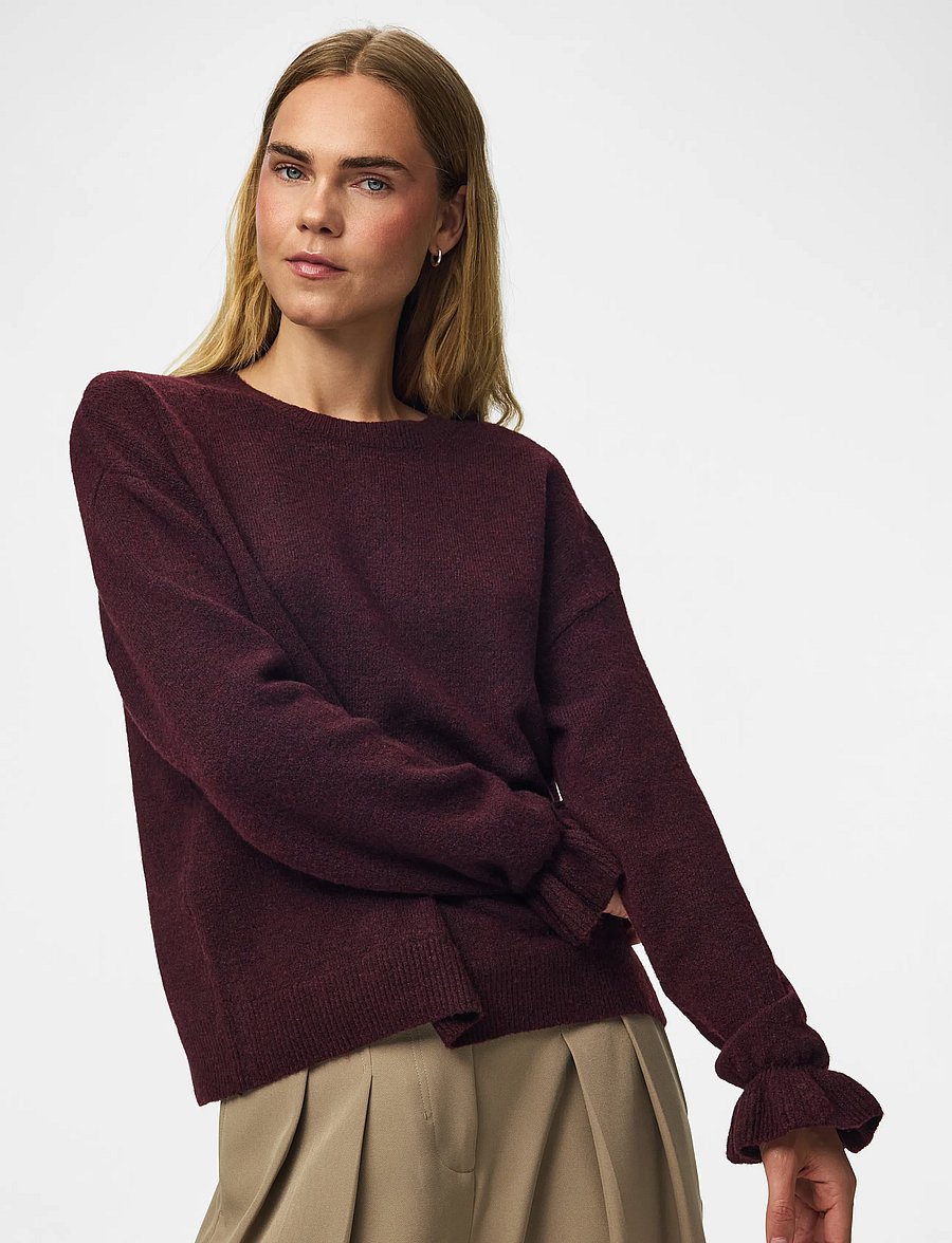Pieces - PCSALLY LS FRILL CUFF KNIT NOOS BC - stickade tröjor - winetasting - 0