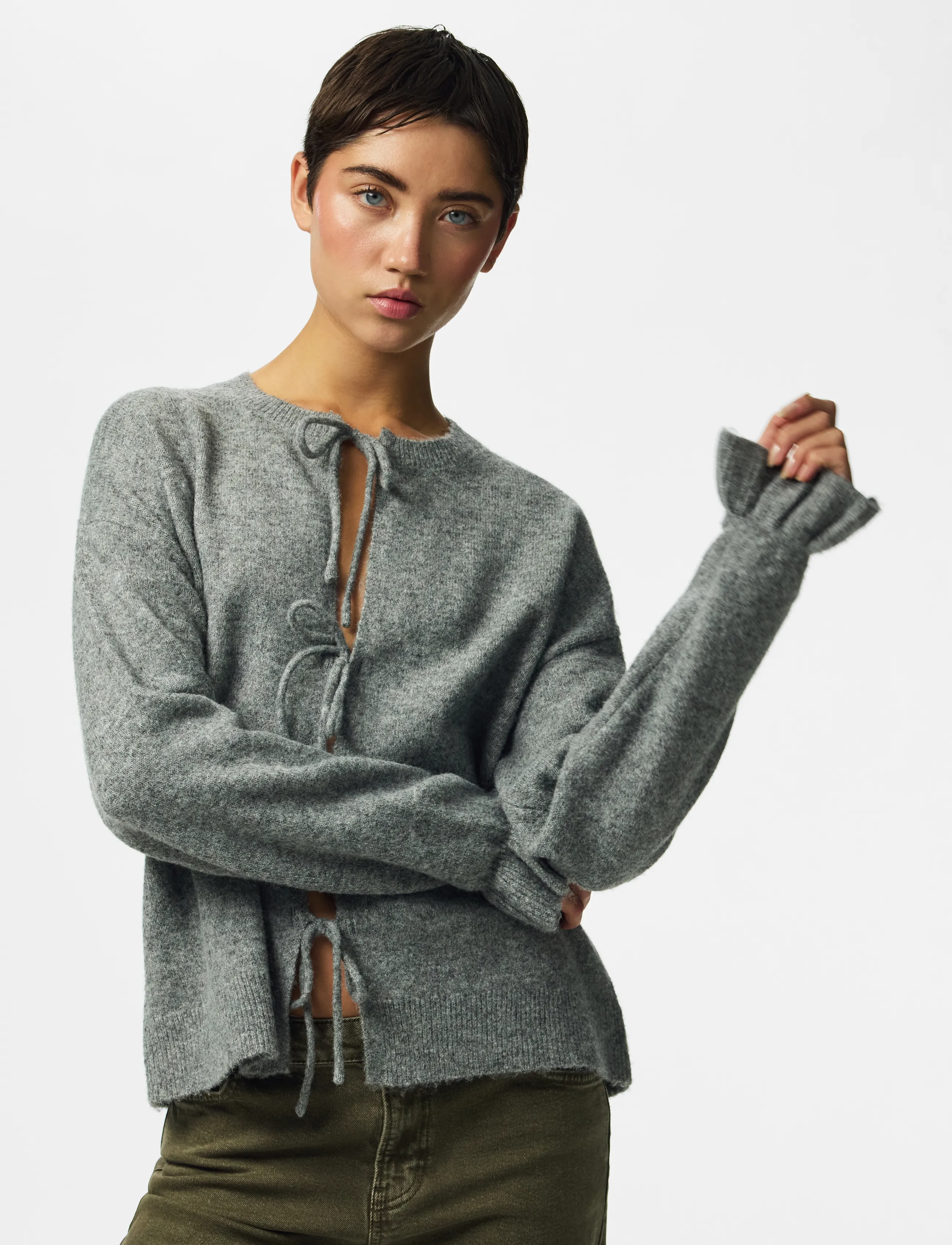 Pieces - PCSALLY REV FRILL CARDIGAN KNIT NOOS BC - kardiganid - medium grey melange - 0