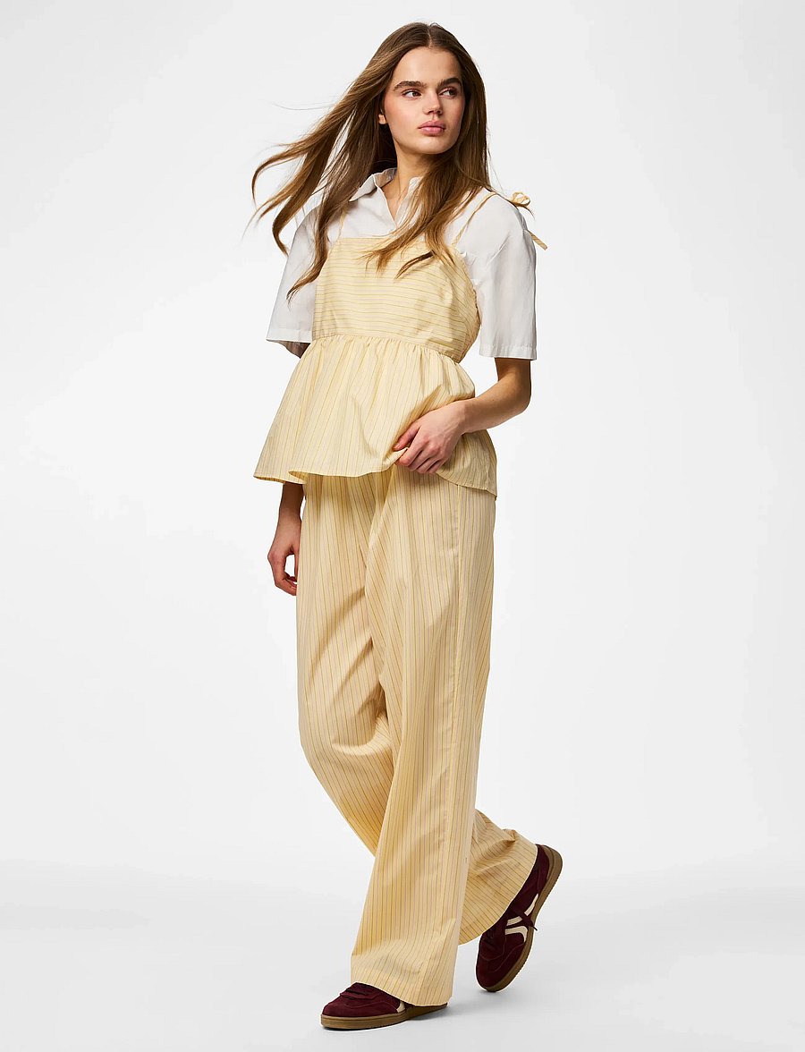 Pieces - PCAPRIL HW WIDE PANTS WVN D2D PP - laia säärega püksid - french vanilla - 5