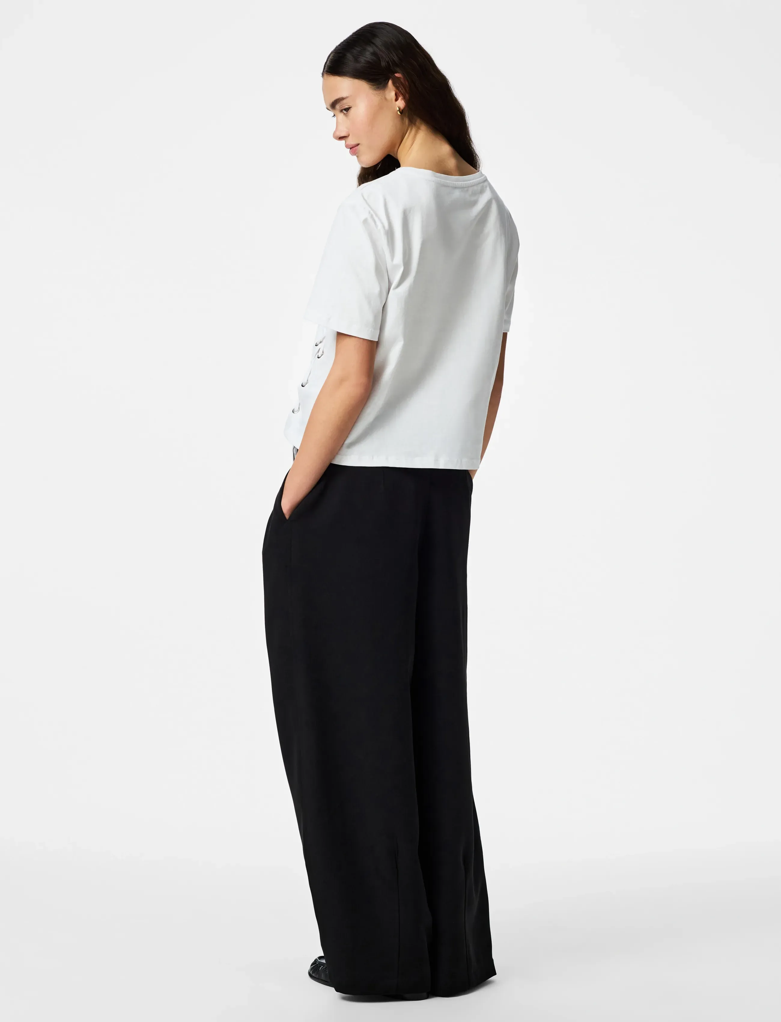 Pieces - PCFENJA SS TIE DETAIL T-SHIRT JSR D2D PP - t-shirts - bright white - 3