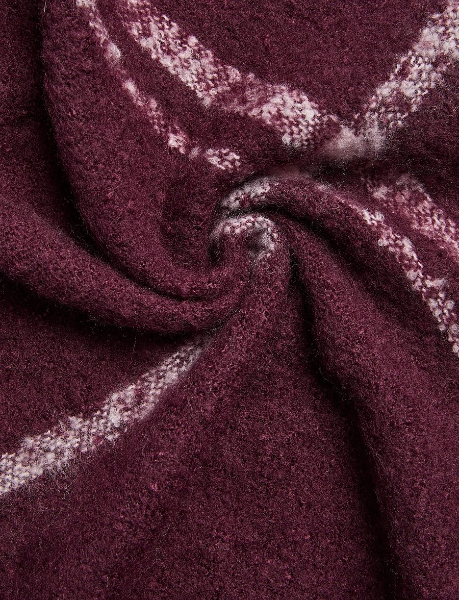Pieces - PCPYRON LONG AOP SCARF NOOS BC - winterschals - winetasting - 1