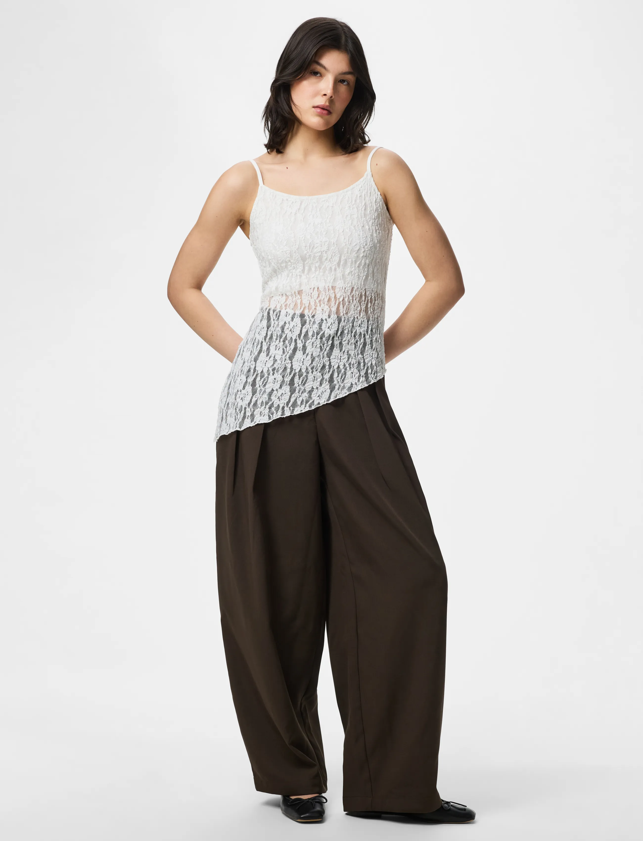 Pieces - PCARIANA SL ASYMMETRIC LACE TOP D2D PP - festtoppe - cloud dancer - 4