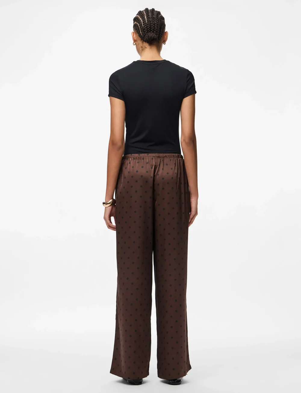 Pieces - PCJYTTA MW STRAIGHT SATIN PANTS WVN D2D - bukser med lige ben - hot fudge - 4