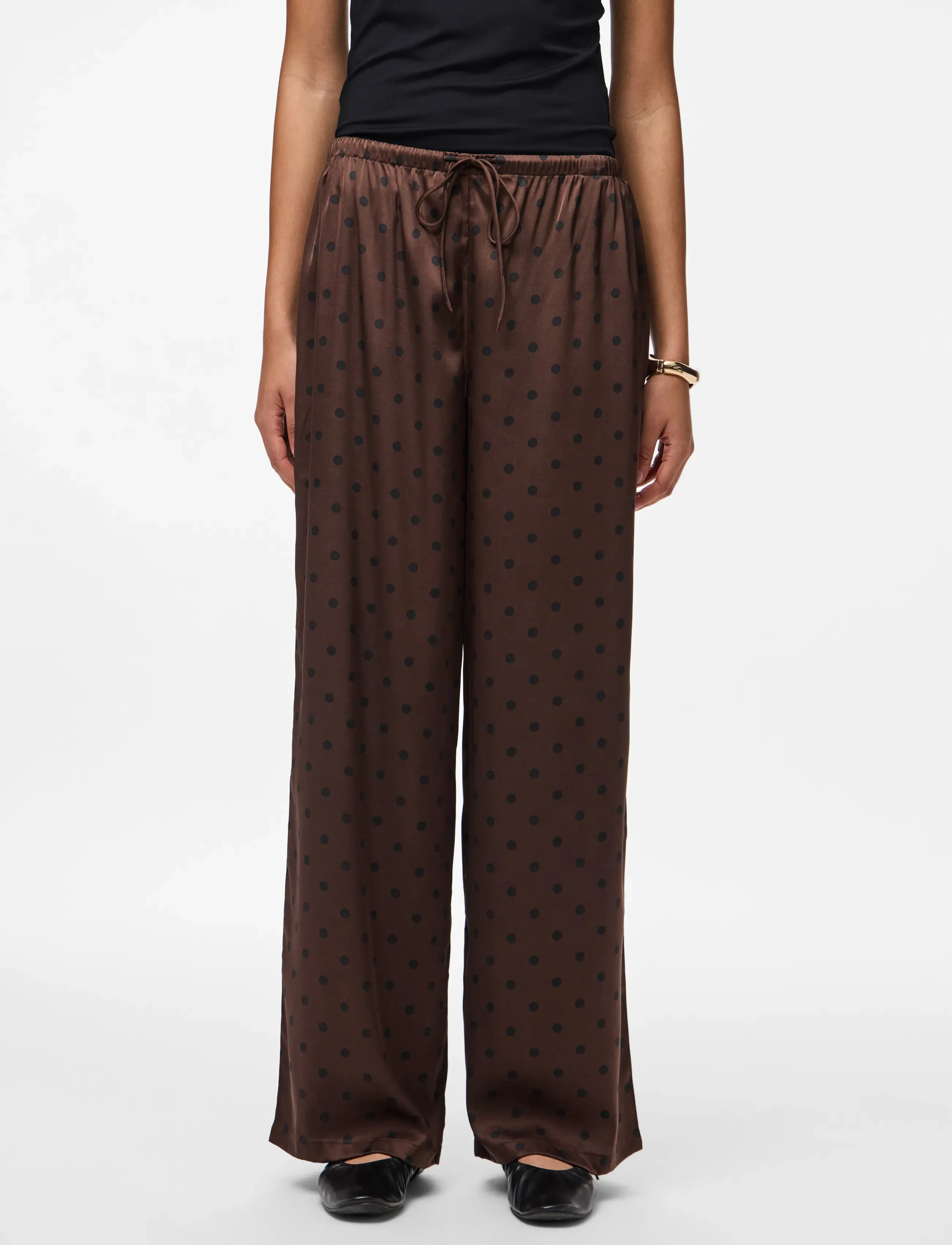 PIECES Pcjytta Mw Straight Satin Pants Wvn D2D kostymbyxor dam – bild 4