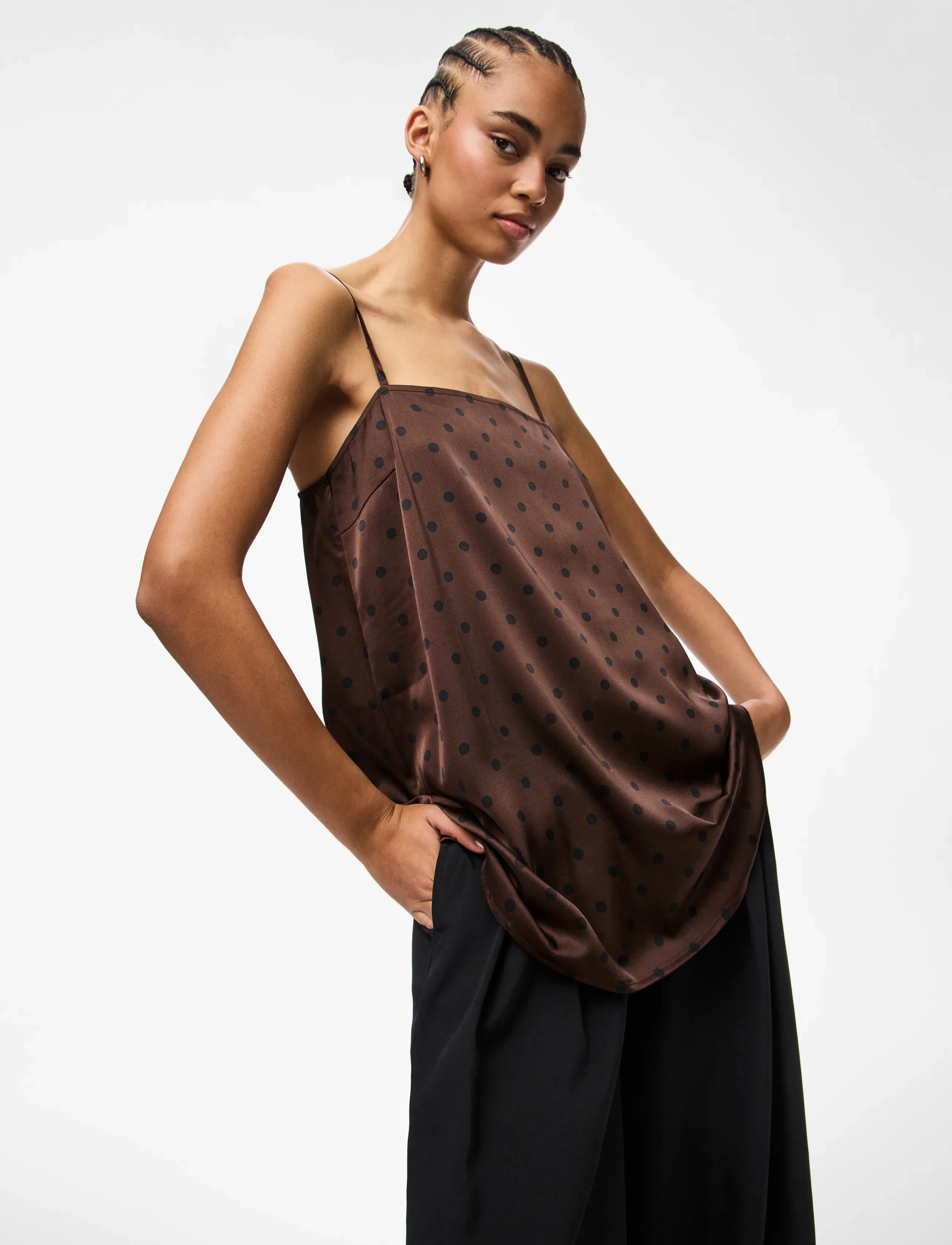 PIECES Pcjytta Strap Satin Top Wvn D2D toppar dam – bild 5