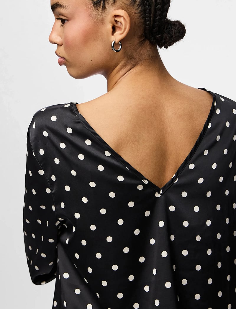 Pieces - PCJYTTA LS SATIN TOP WVN D2D - langærmede bluser - black - 4