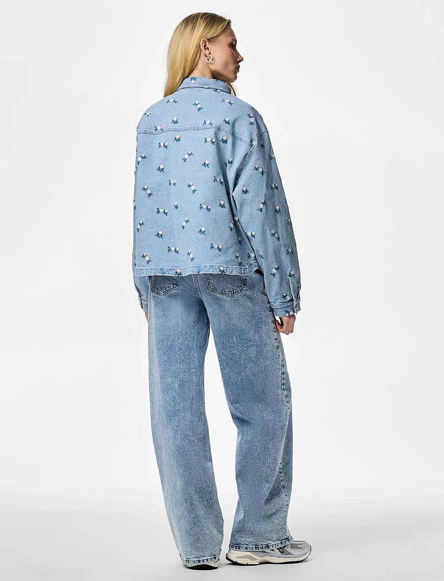 Pieces - PCFLORA LS DENIM EMB SHIRT NOOS - jeansskjortor - light blue denim - 3