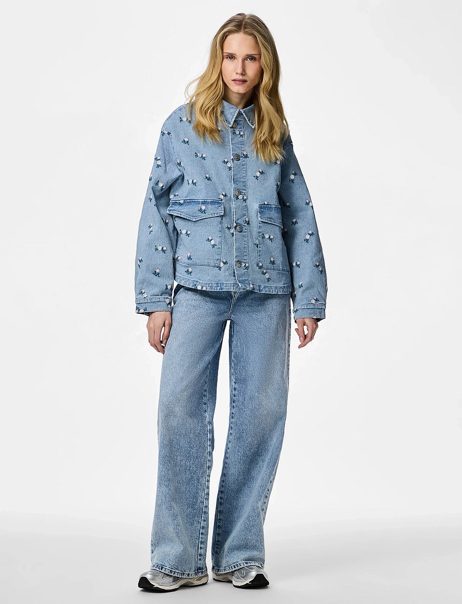 Pieces - PCFLORA LS DENIM EMB SHIRT NOOS - jeansskjortor - light blue denim - 4