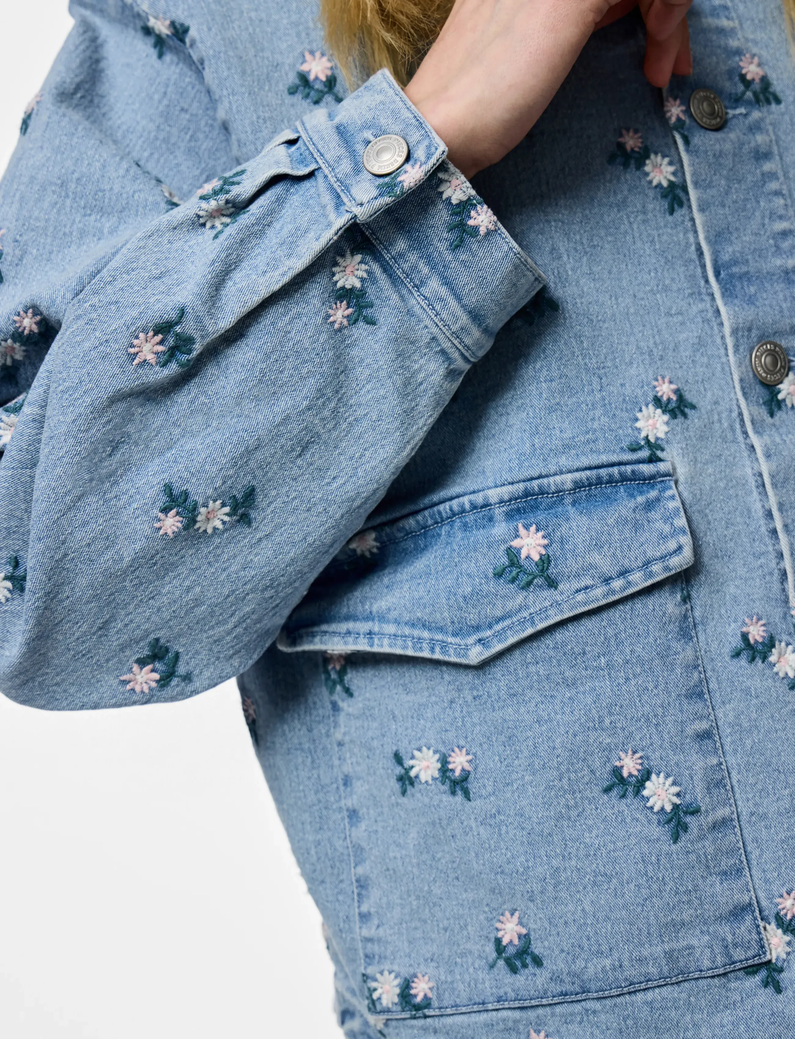 PIECES Pcflora Ls Denim Emb Shirt Noos skjortor dam – bild 5