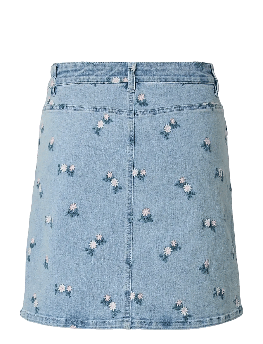 Pieces - PCFLORA HW SHORT DENIM EMB SKIRT NOOS - jeansröcke - light blue denim - 2