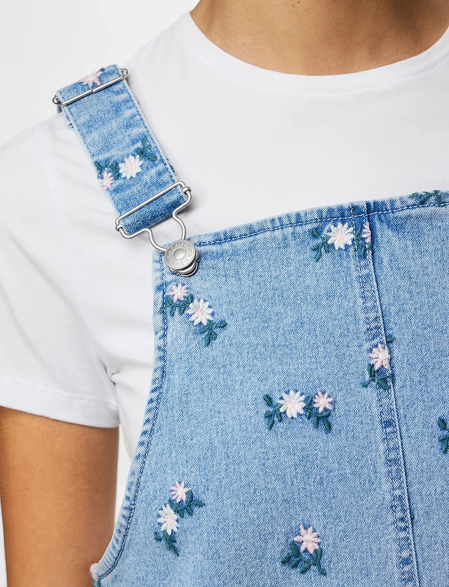 Pieces - PCFLORA SL DENIM EMB SPENCER DRESS - jeanskleider - light blue denim - 5