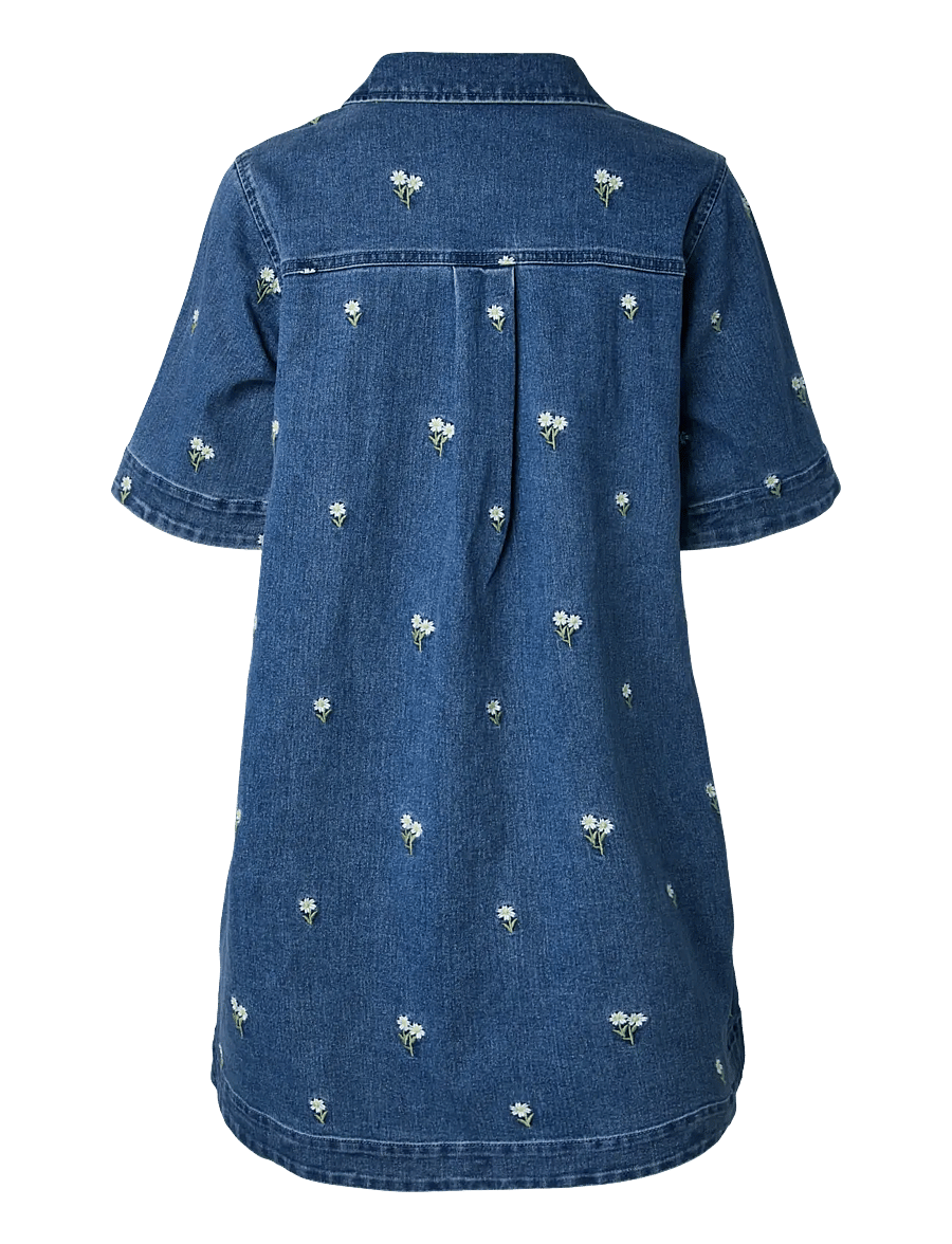 Pieces - PCFLORA SS DENIM EMB DRESS - jeansklänningar - medium blue denim - 2