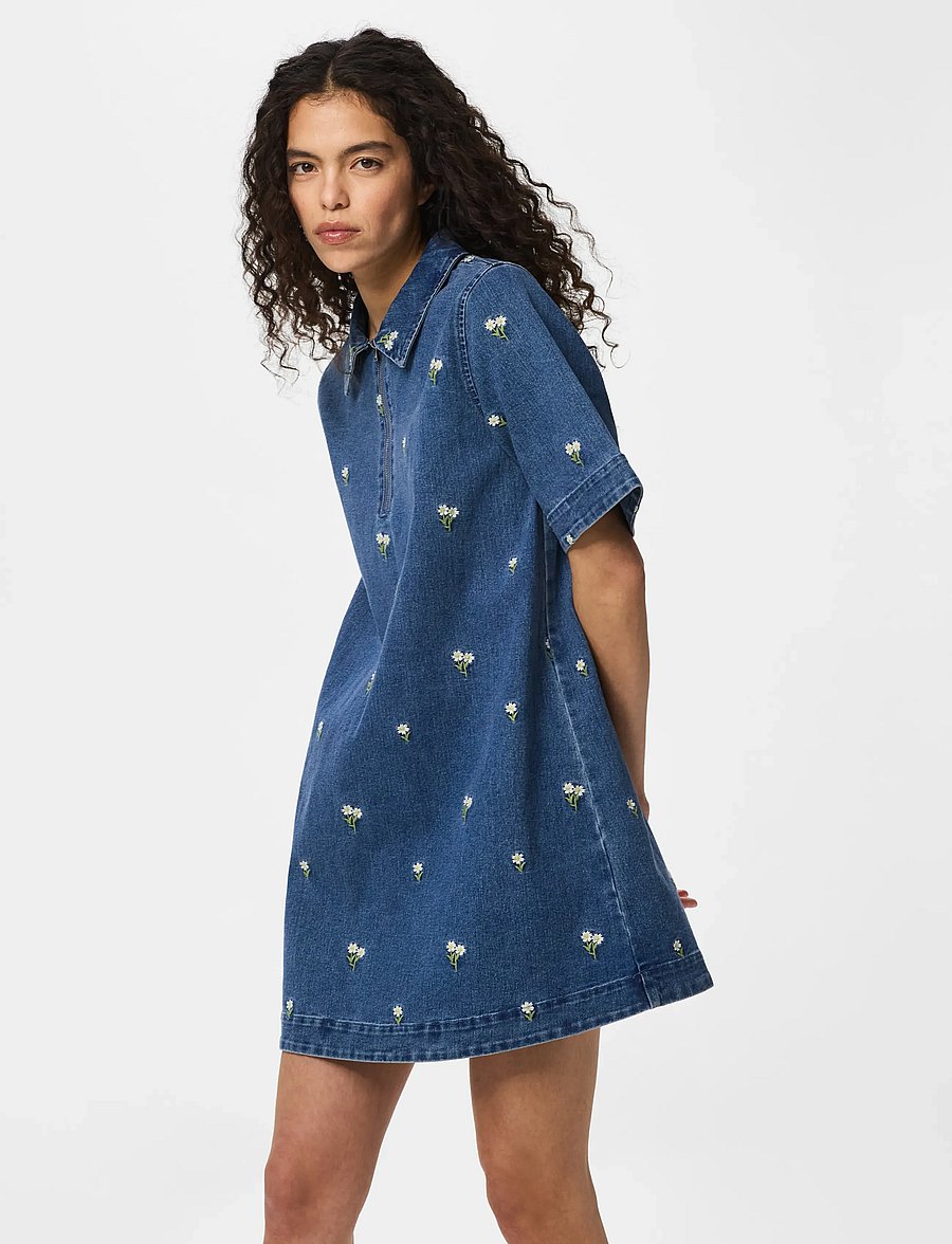 Pieces - PCFLORA SS DENIM EMB DRESS - jeansklänningar - medium blue denim - 0