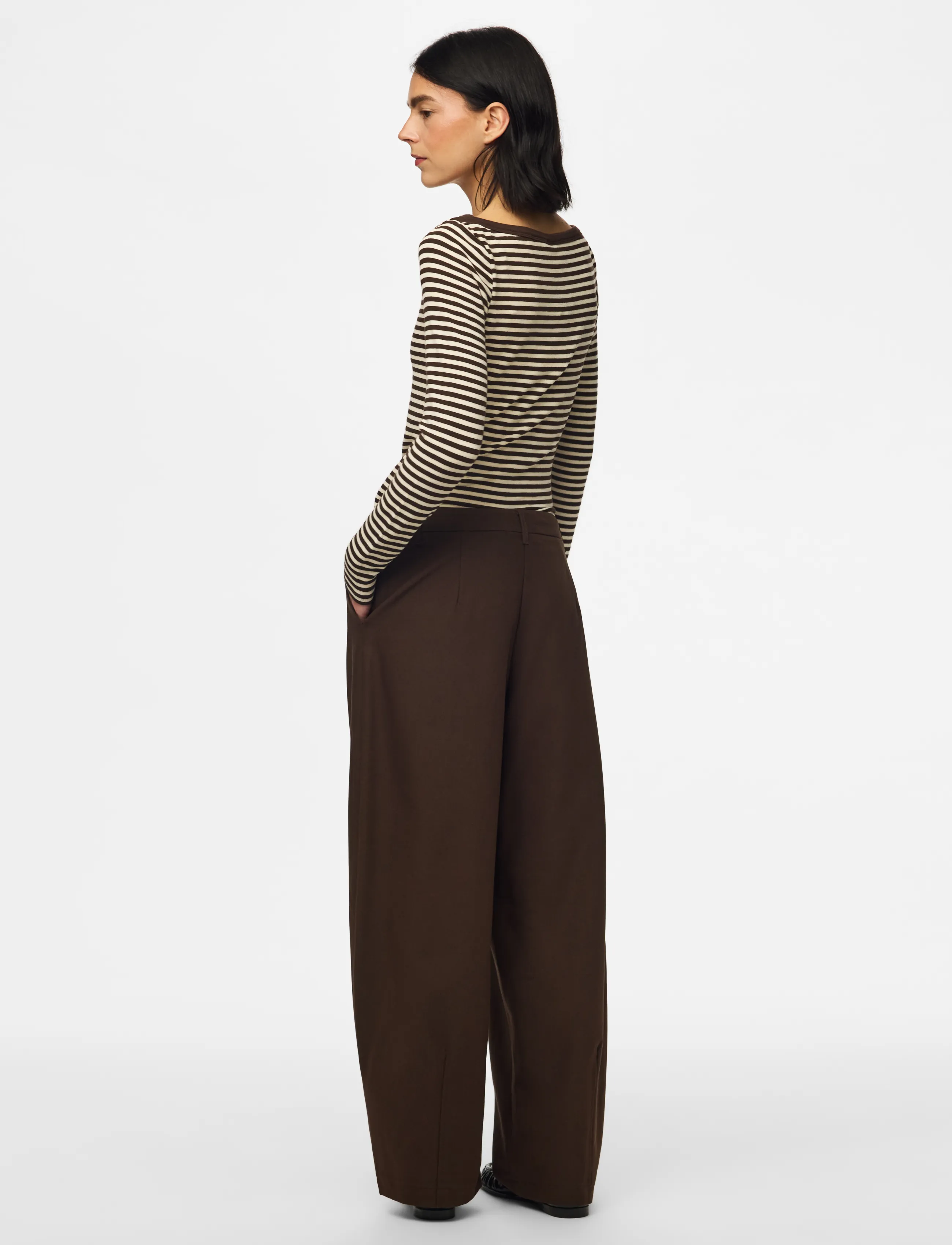 Pieces - PCBOSELLA MW BARREL PANTS NOOS BC - hosen mit geradem bein - hot fudge - 3