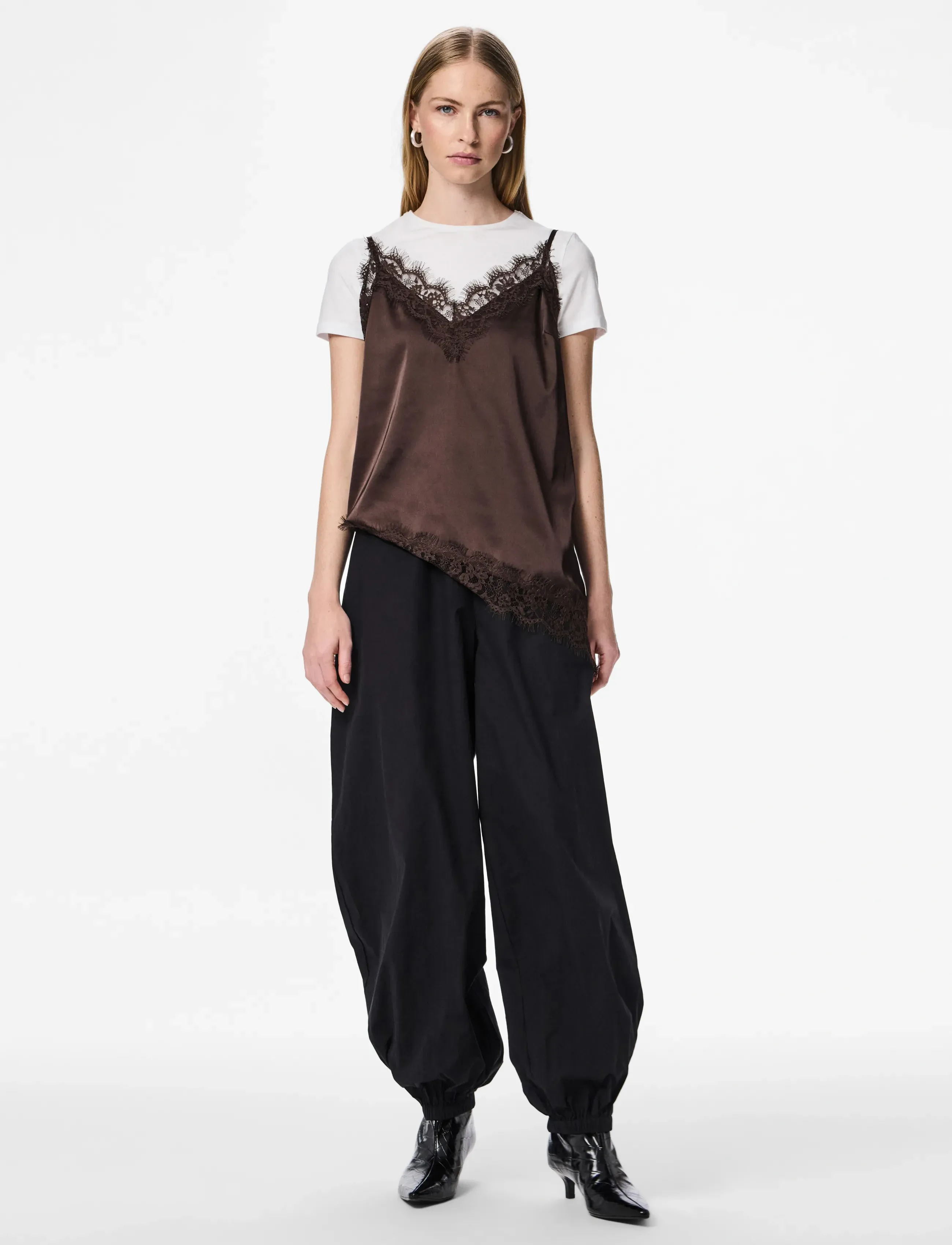 Pieces - PCBELLA MW BALLOON WVN PANTS D2D - black - 4