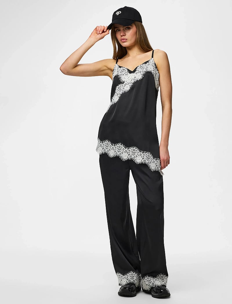 Pieces - PCARIEL ASSYMETRIC LACE TOP D2D PP BC - tanktops - black - 5