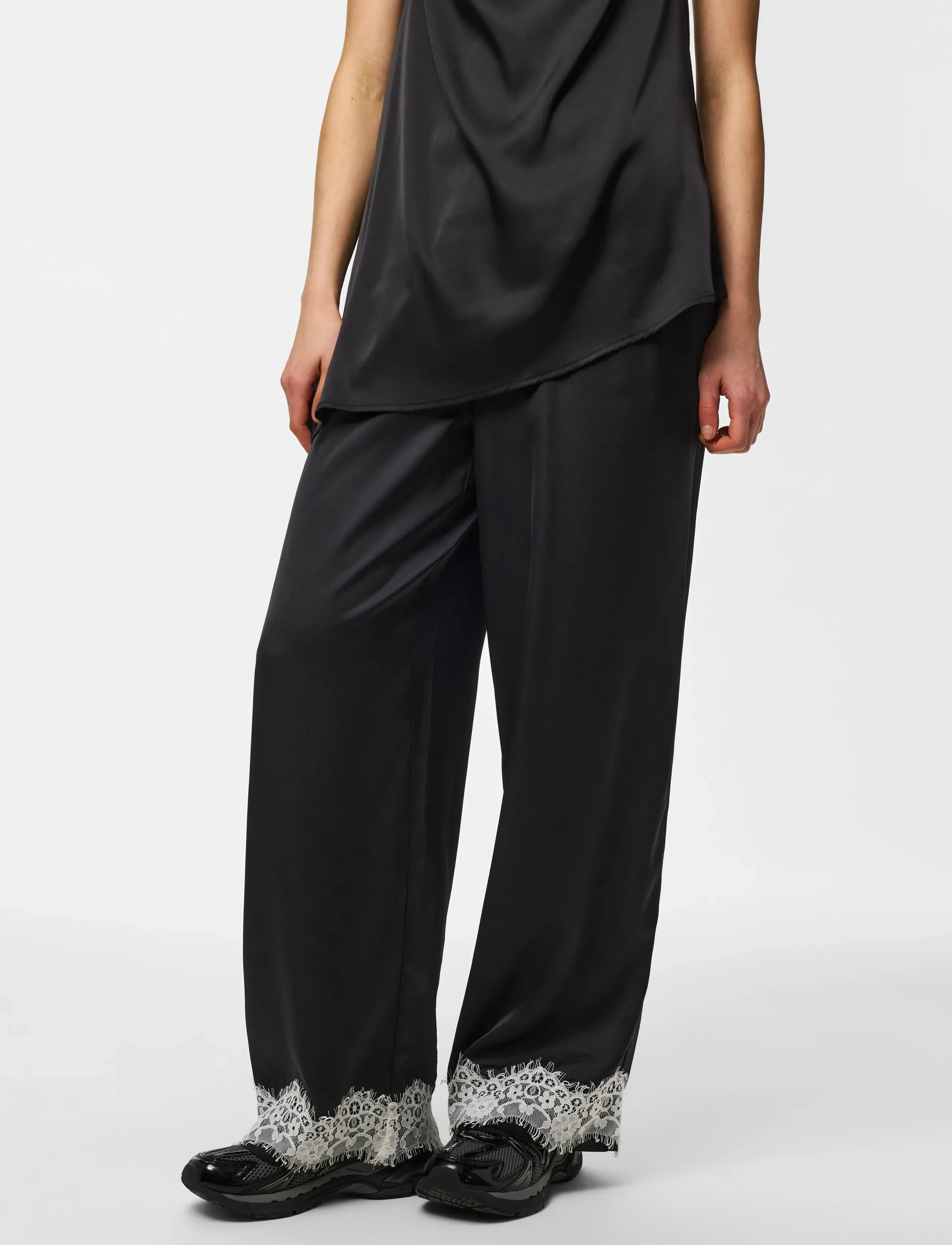 Pieces PCARIEL HW WIDE LACE  PANTS D2D PP - Broeken - BLACK / black