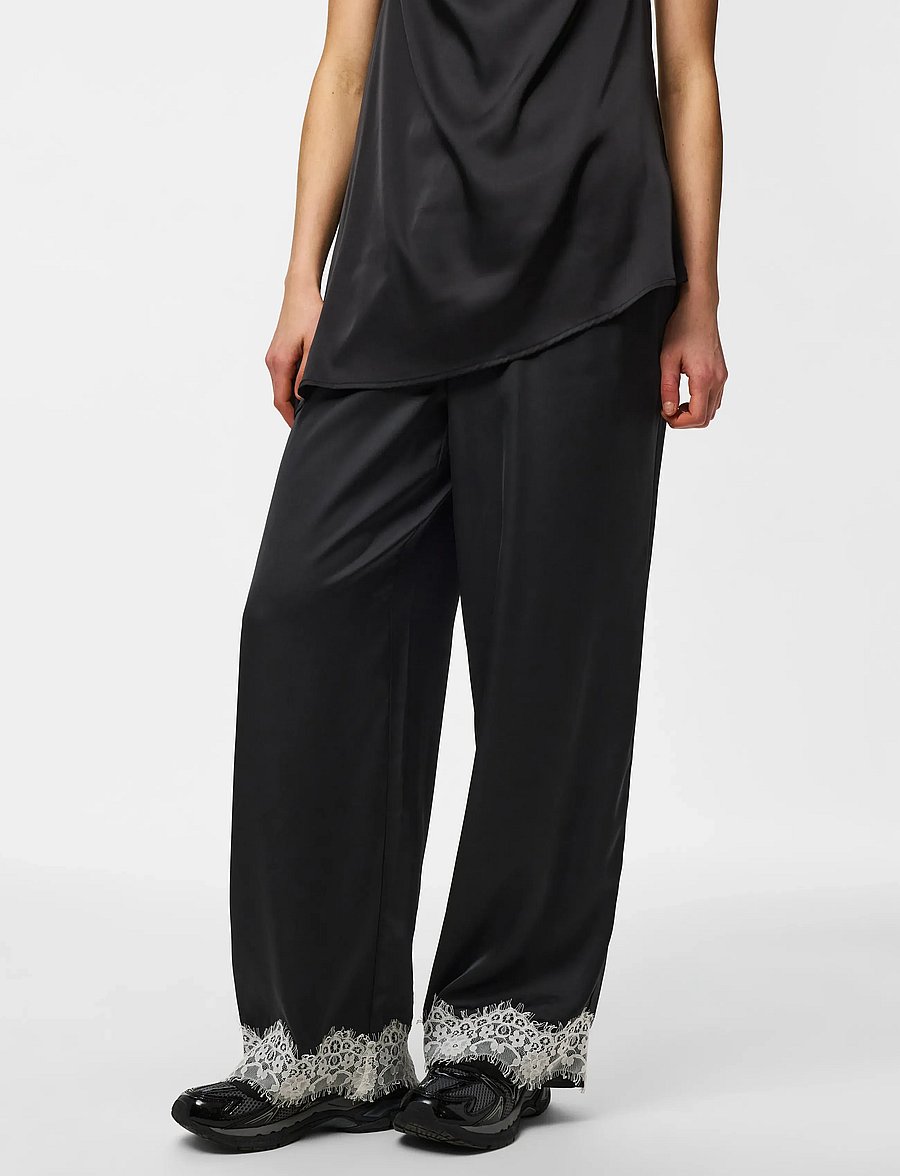 Pieces - PCARIEL HW WIDE LACE PANTS D2D PP - hosen mit weitem bein - black - 0