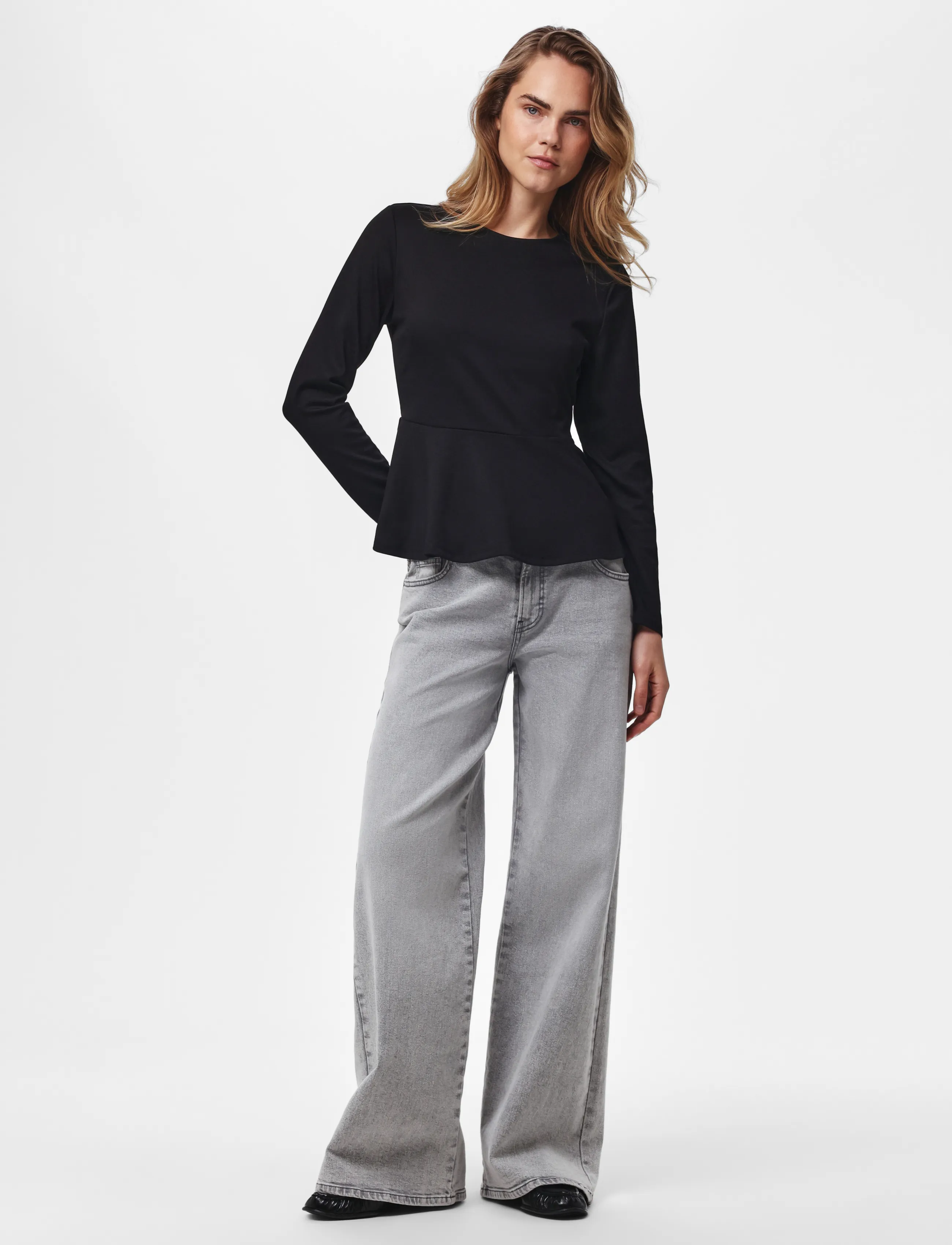 Pieces - PCALISA LS PEPLUM TOP JRS NOOS BC - langärmlige tops - black - 4