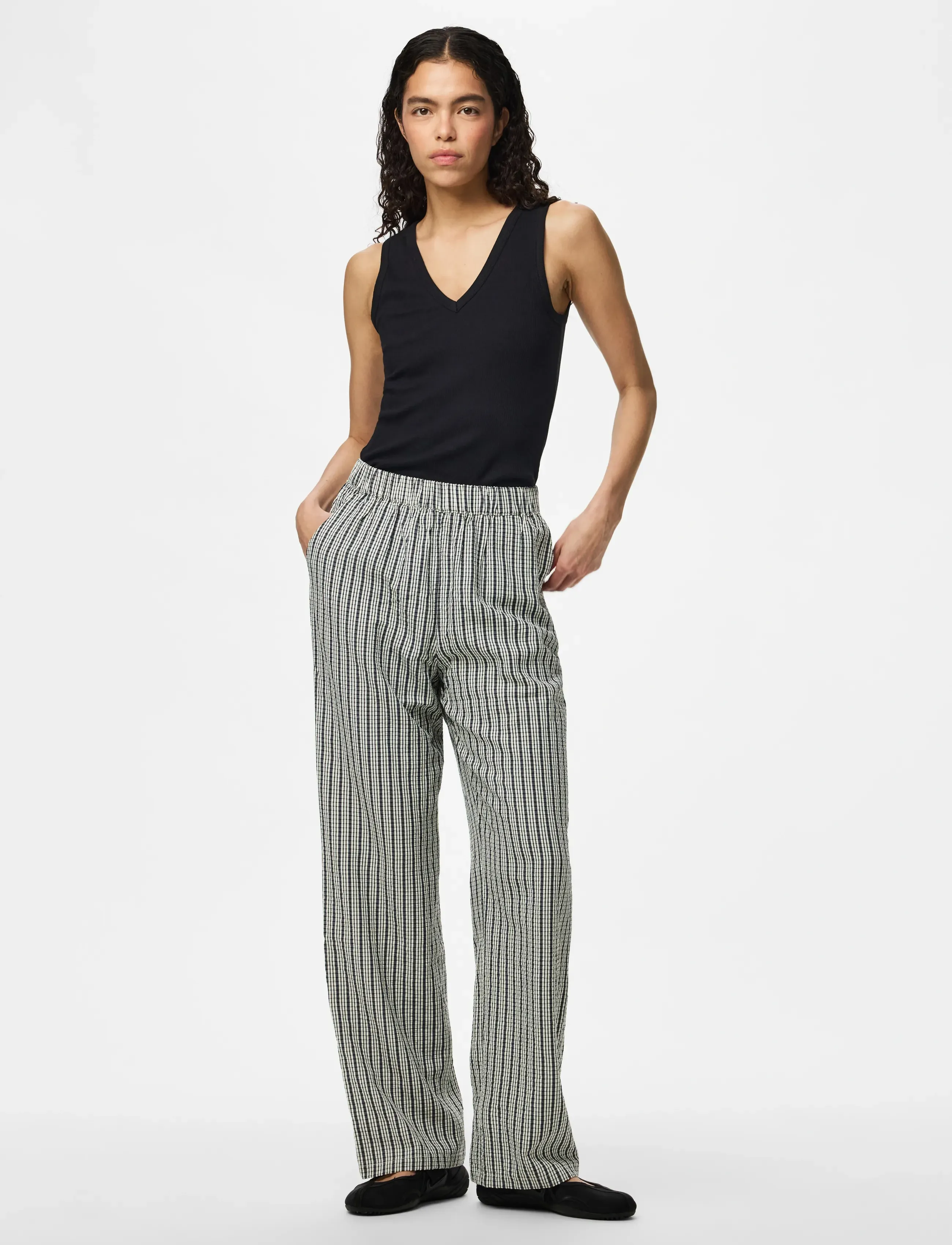 Pieces Pcabrielle Hw Pants Wvn D2D, Kvinder, Højtaljede Ternede Bukser, Sort, Str: M