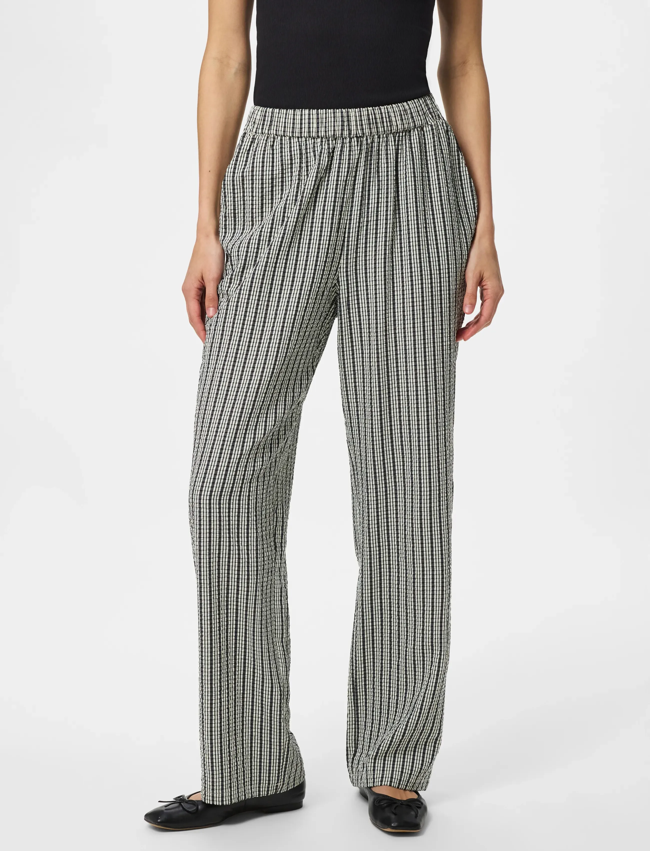 Pieces PCABRIELLE HW PANTS WVN D2D - Raka byxor - BLACK / black