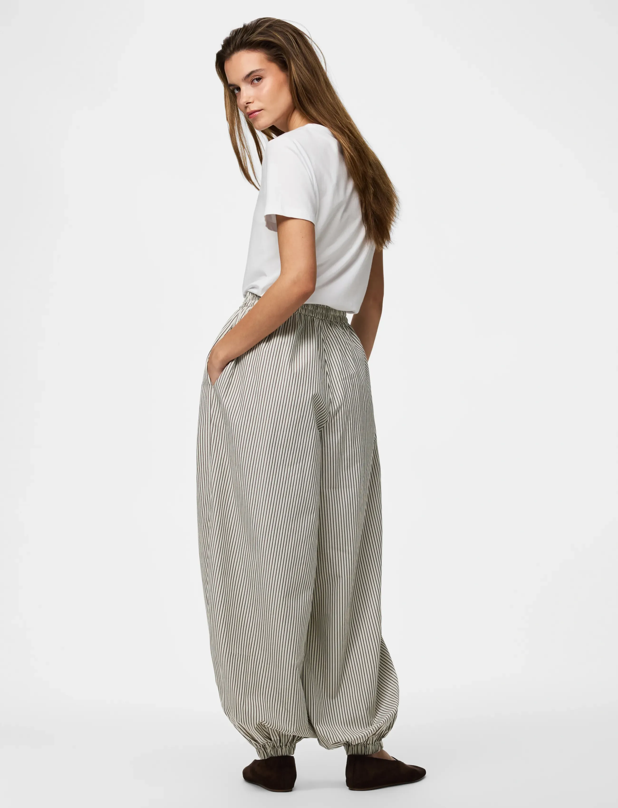 Pieces - PCEMMY HW BALLOON PANTS WVN D2D - hosen mit geradem bein - birch - 3