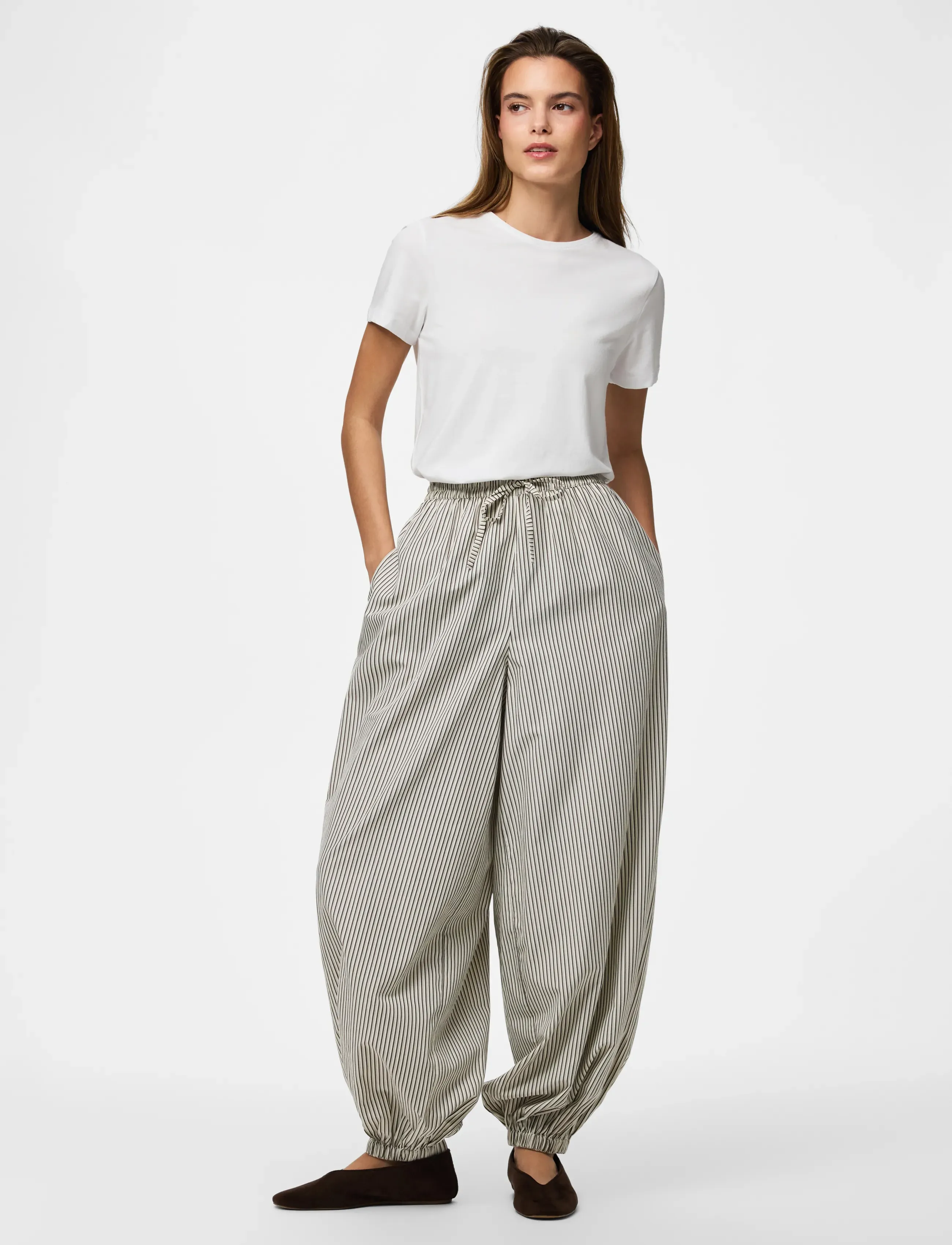 Pieces - PCEMMY HW BALLOON PANTS WVN D2D - hosen mit geradem bein - birch - 4