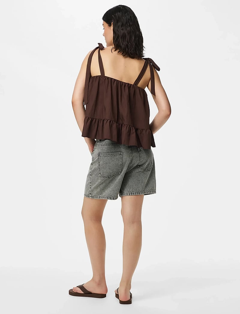 Pieces - PCJULIA SL PEPLUM TOP WVN D2D - Ärmellose blusen - hot fudge - 3