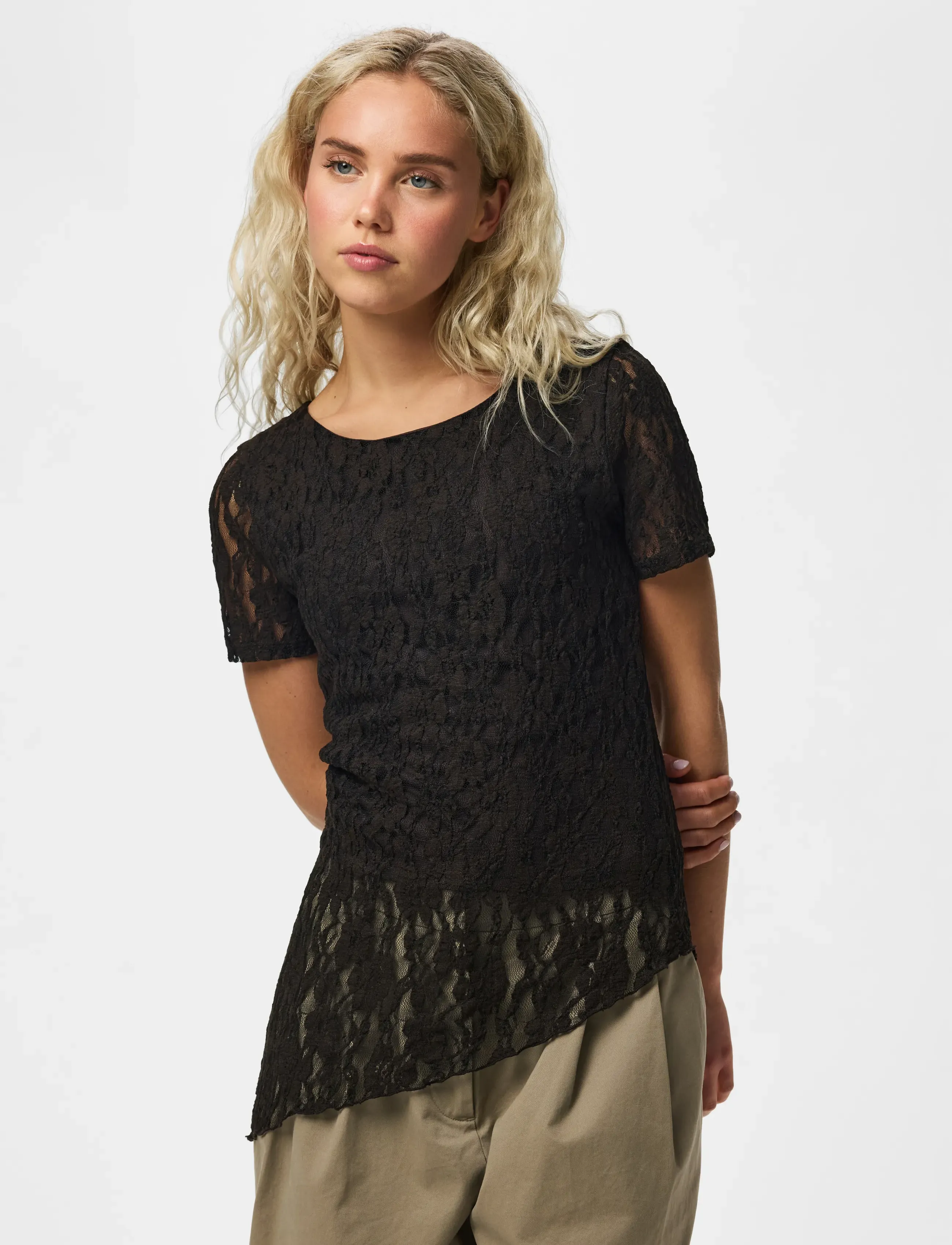 Pcariana Ss Asymmetric Lace Top D2D