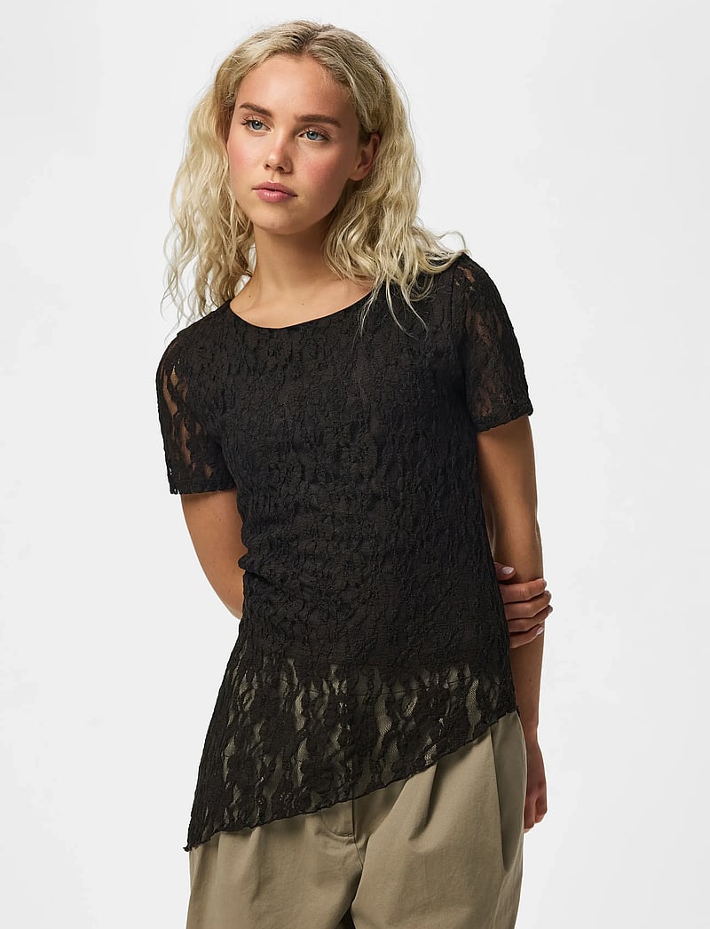 Pieces - PCARIANA SS ASYMMETRIC LACE TOP D2D - t-shirts - black - 0