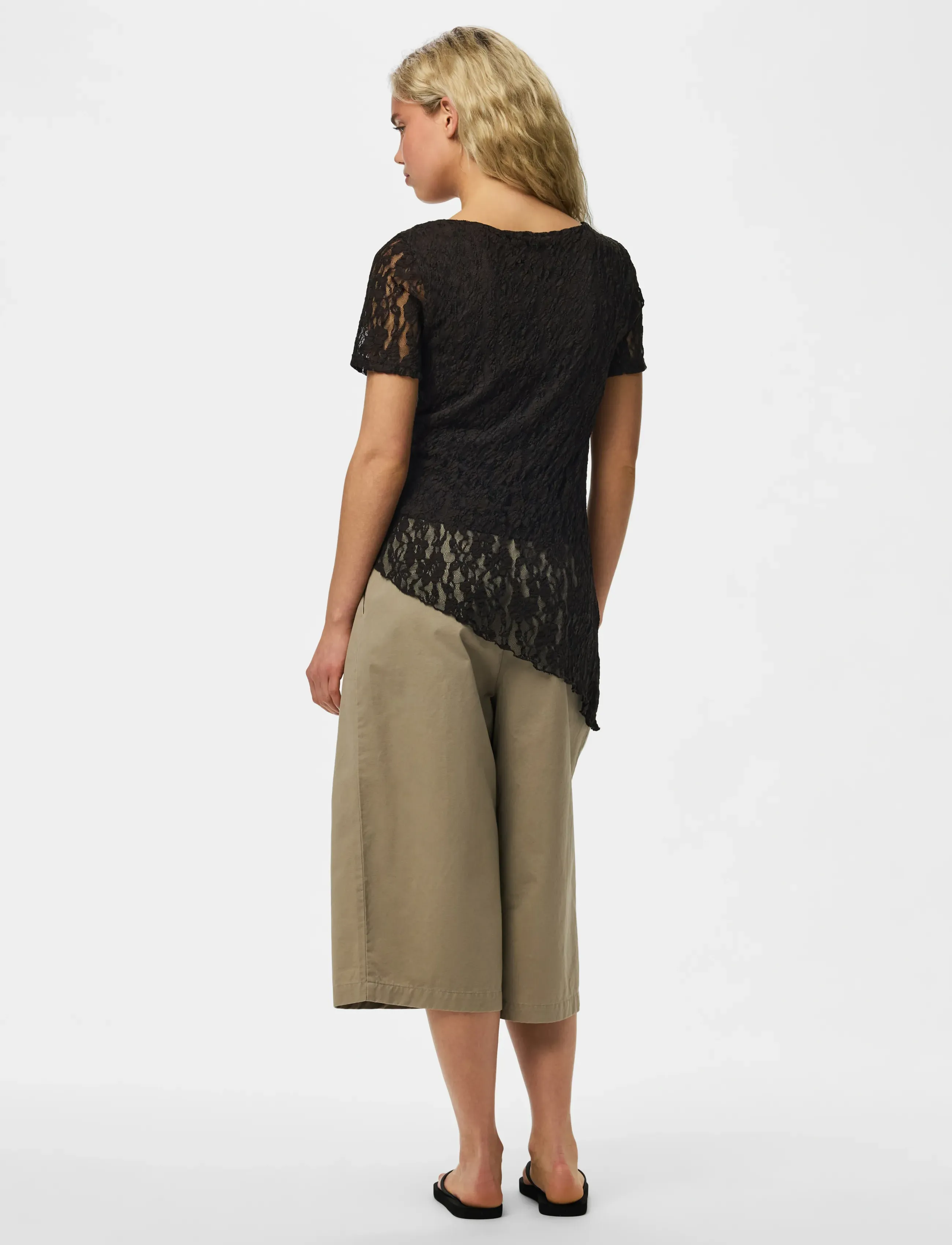 Pieces - PCARIANA SS ASYMMETRIC LACE TOP D2D - t-shirts - black - 2