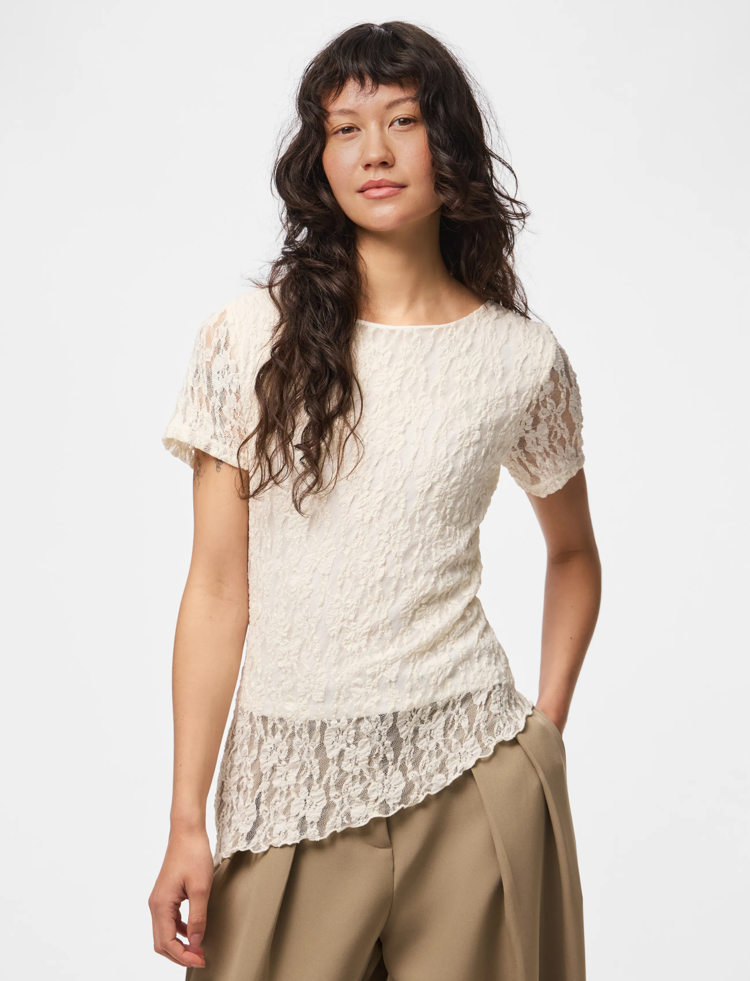 Pieces PCARIANA SS ASYMMETRIC LACE TOP D2D - Tøj - CLOUD DANCER / cream