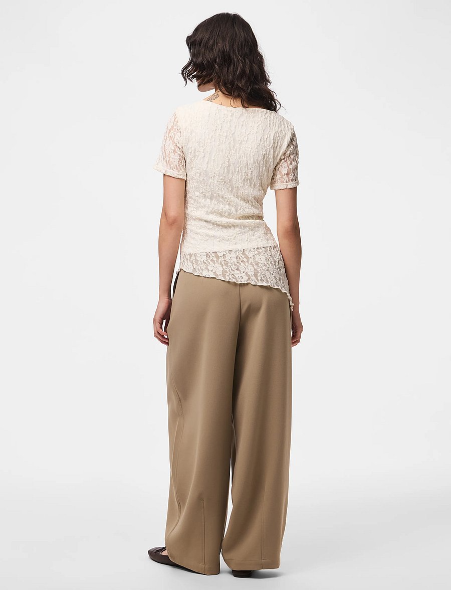 Pieces - PCARIANA SS ASYMMETRIC LACE TOP D2D - t-shirts - cloud dancer - 3