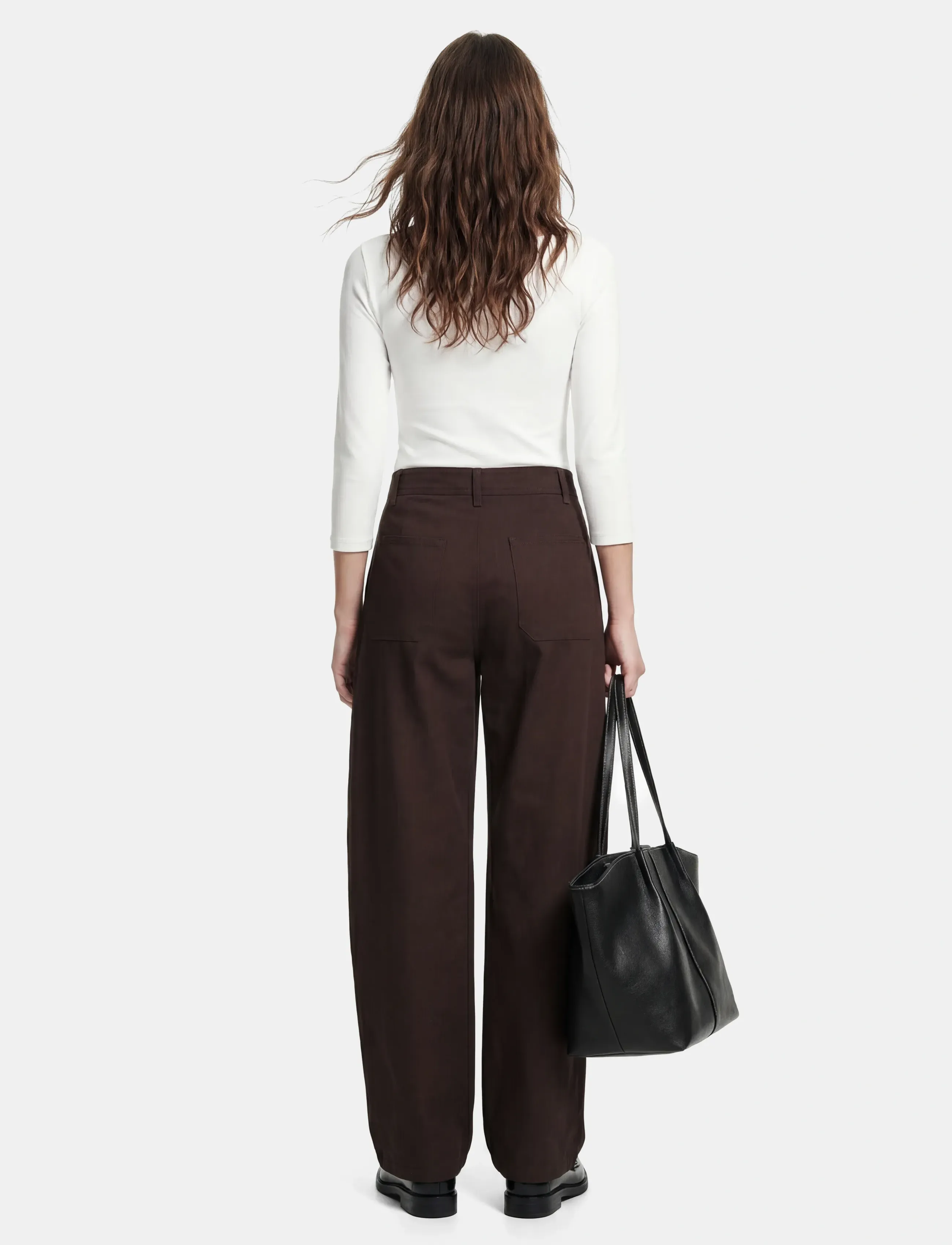 Pieces - PCRIKKE HW BARREL PANTS JRS NOOS BC - barrel püksid - hot fudge - 4