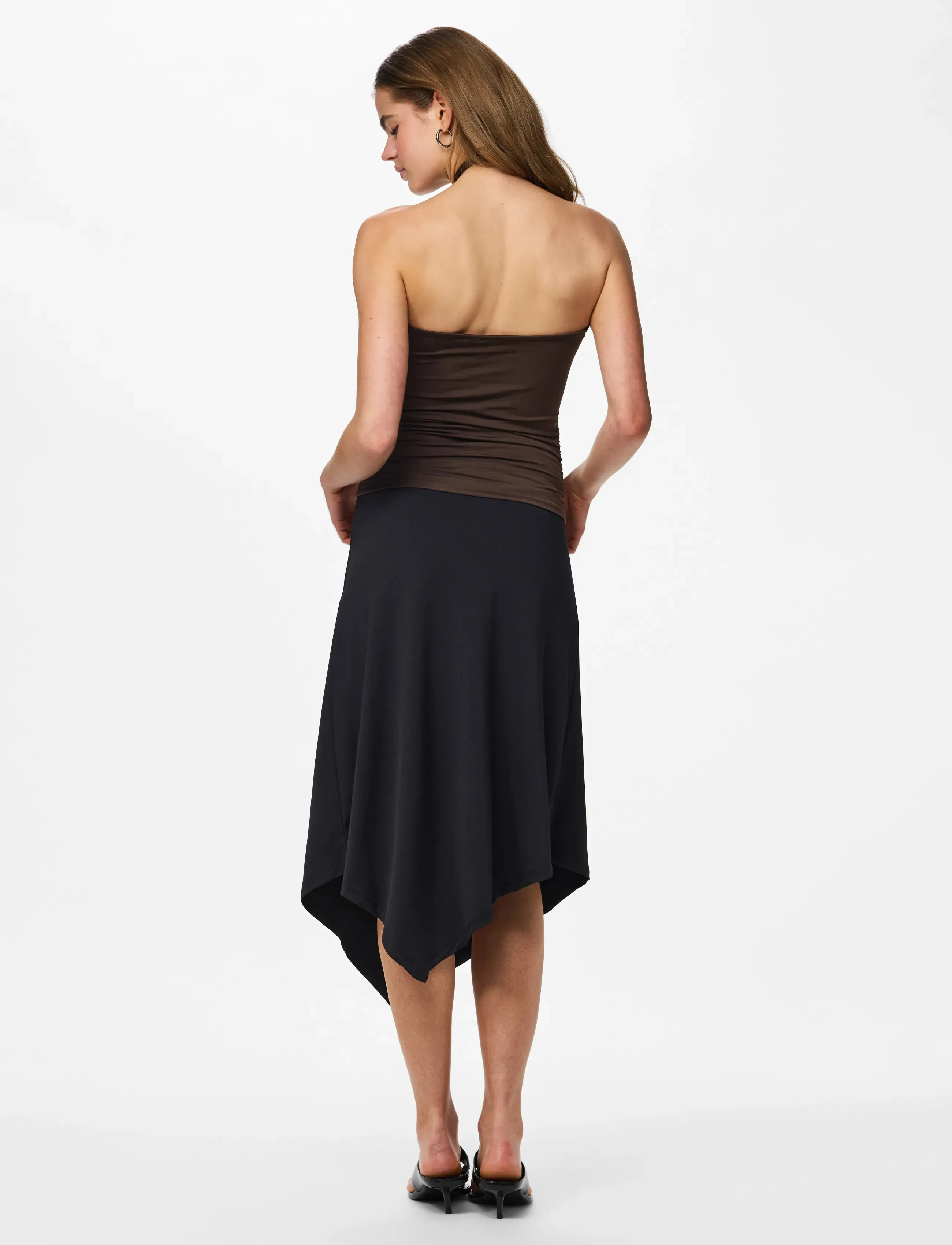 Pieces - PCMELLY HALTERNECK TOP JRS DM - sleeveless tops - hot fudge - 3