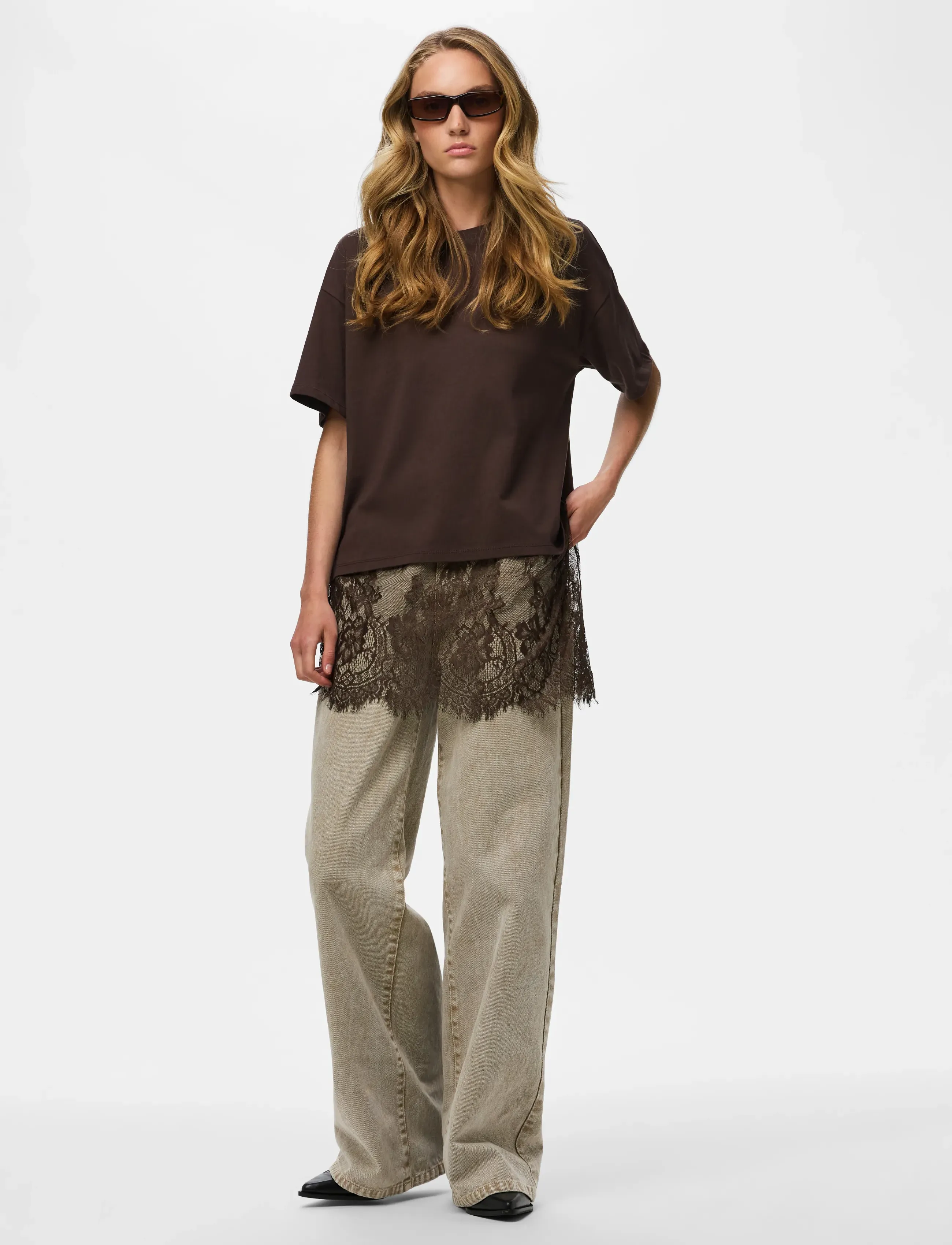 Pieces - PCMAVE SS LACE T-SHIRT JRS DM - t-shirts - hot fudge - 4