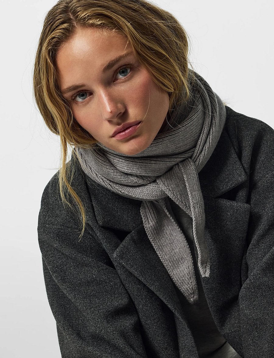 Pieces - PCKOMMA RIB BIG TRIANGLE SCARF NOOS BC - winter scarves - medium grey melange - 4