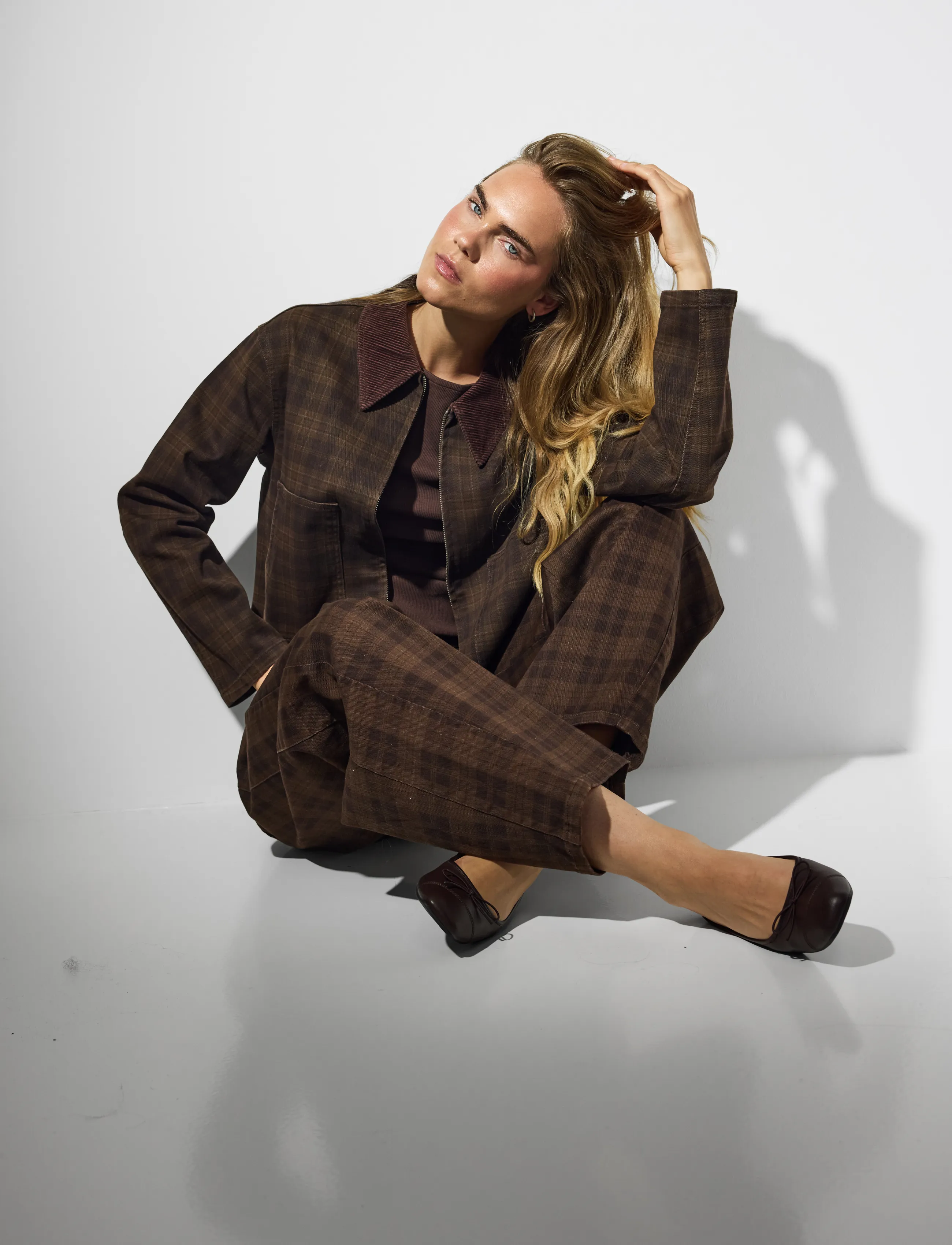PIECES Pcvera Mw Barrel Check Jeans Dnm dam – bild 8