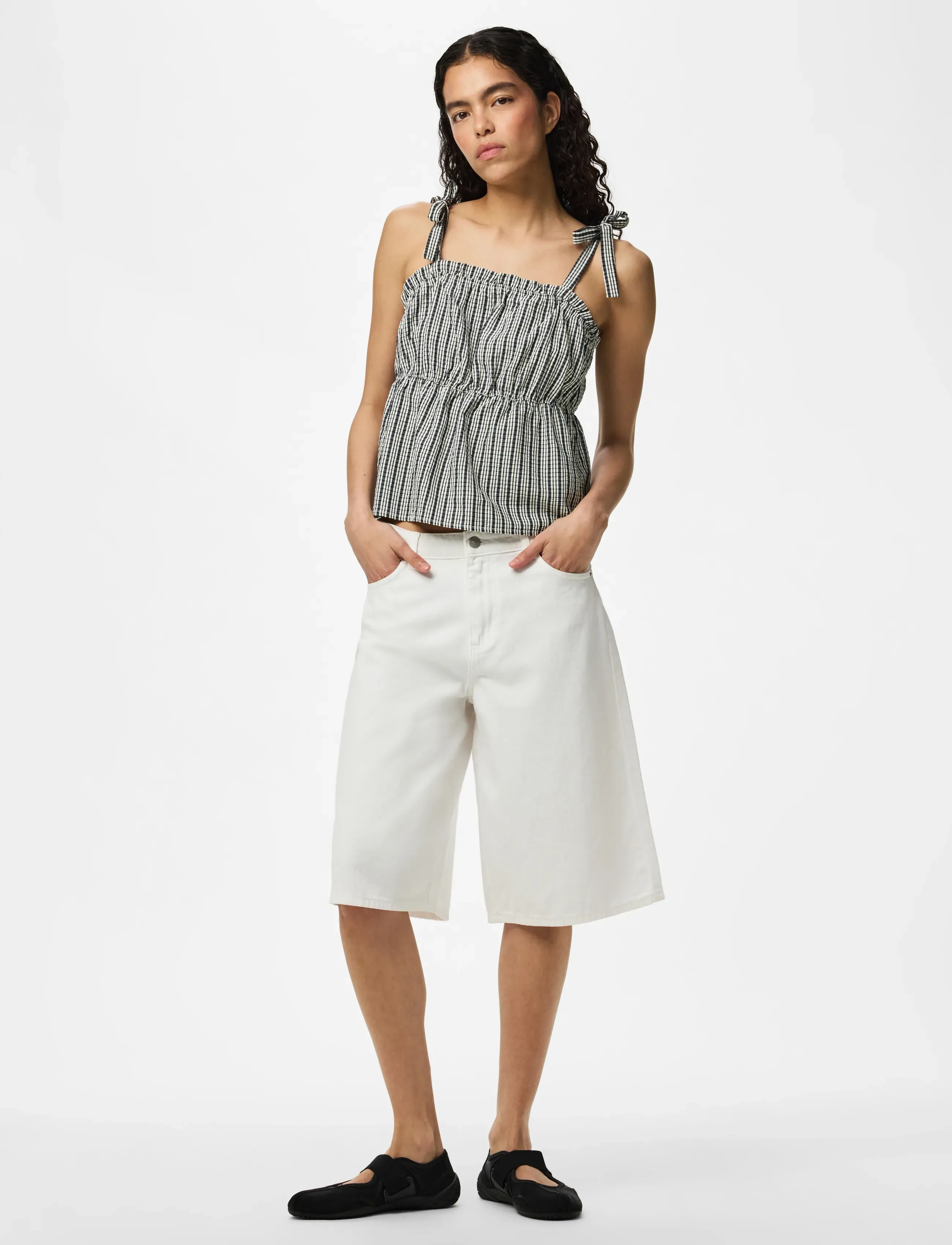 Pieces PCABRIELLE SL STRAP TOP WVN D2D - T-shirts & Toppe - BLACK / black
