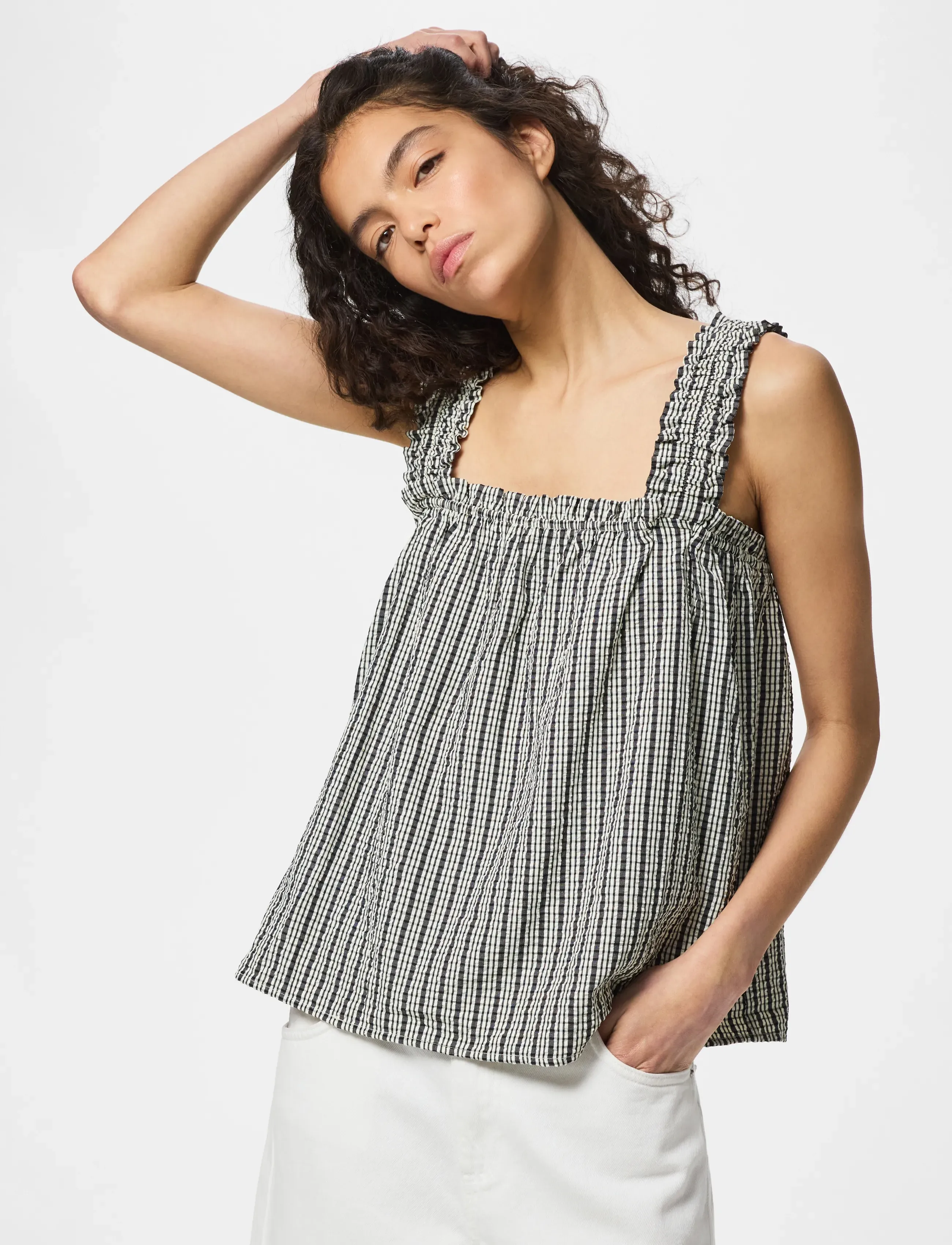 Pieces PCABRIELLE SL STRAP TOP WVN D2D - Mouwloze tops - BLACK / black