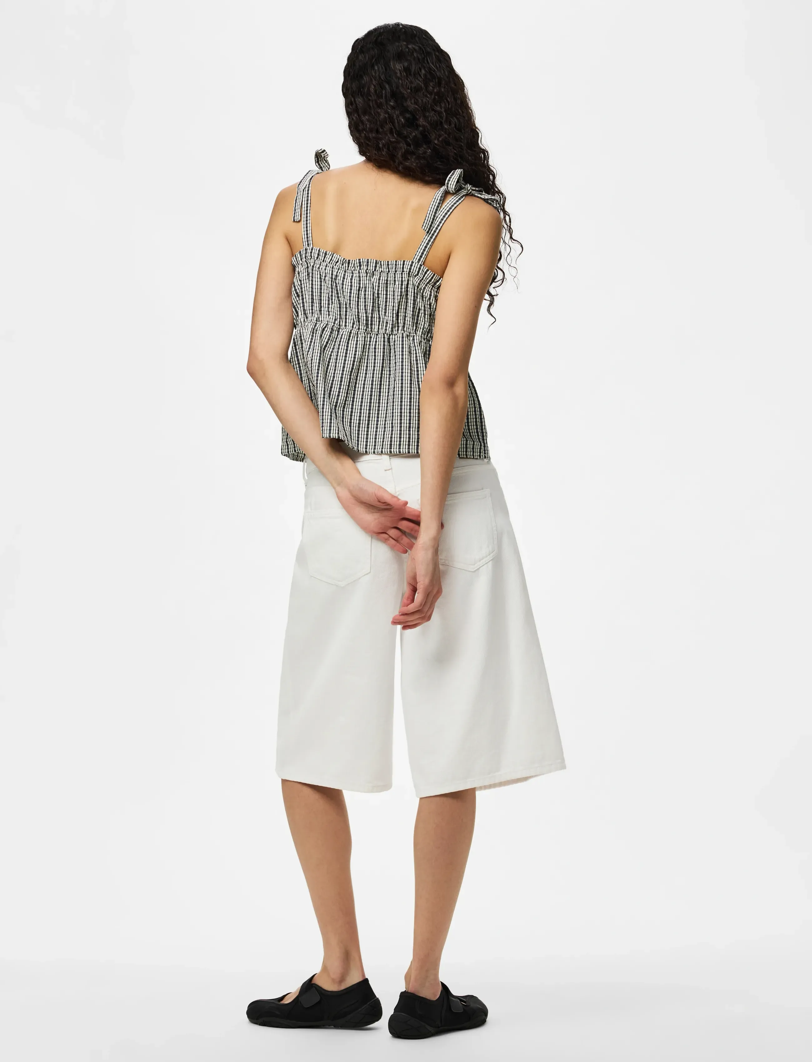 Pieces - PCABRIELLE SL STRAP TOP WVN D2D - mouwloze tops - black - 3